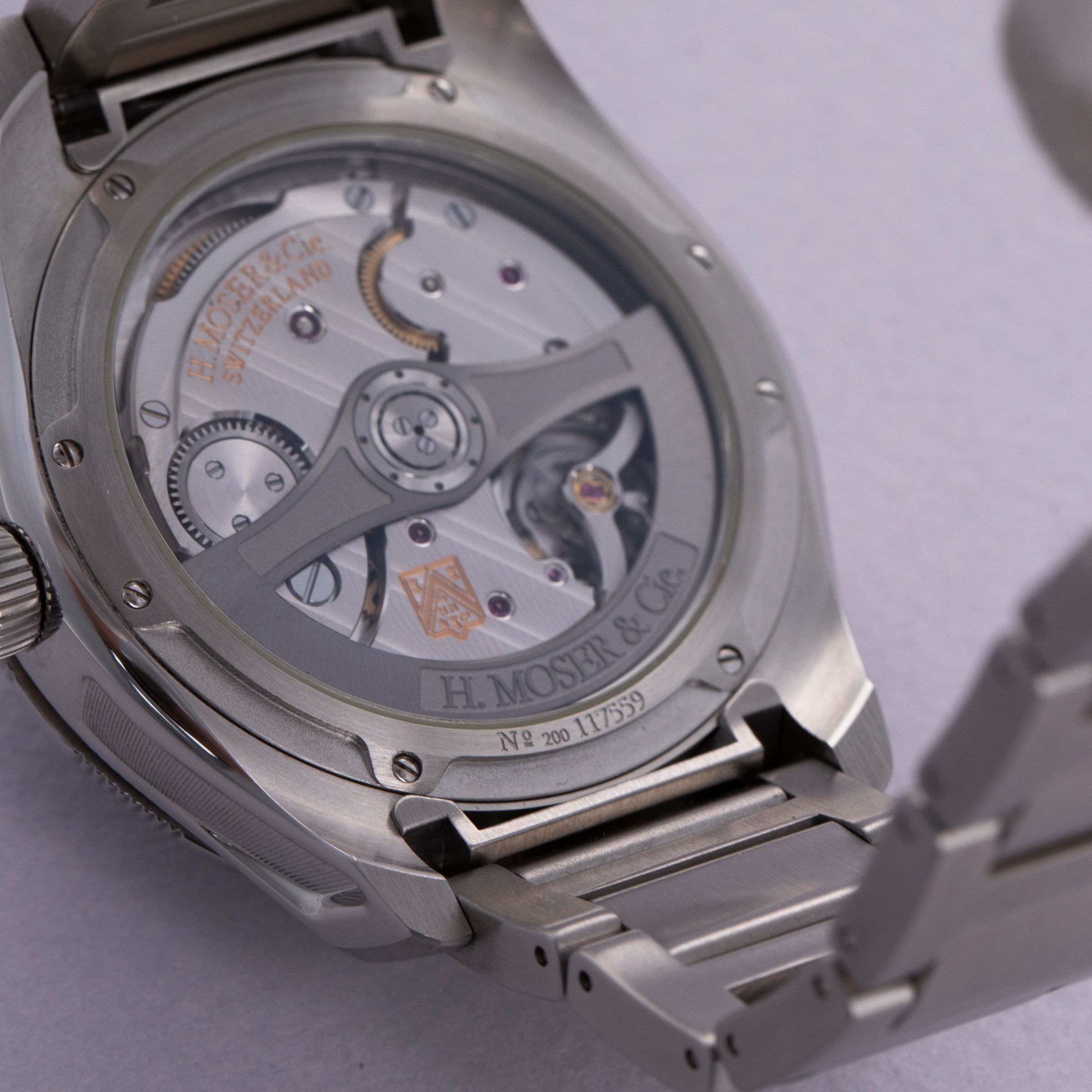 H. MOSER & CIE. PIONEER CENTER SECONDS DIVER 3200-1204 BLUE DIAL