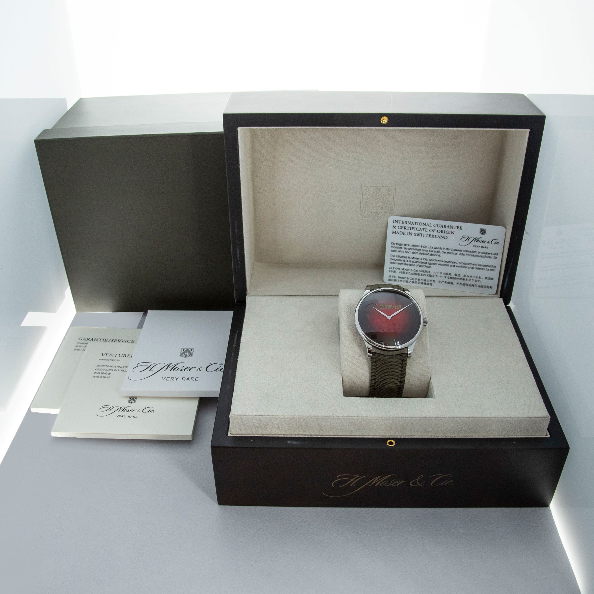 H. Moser & Cie. Venturer XL STOLETNIY KRASNIY 2327-1207 | Auctions