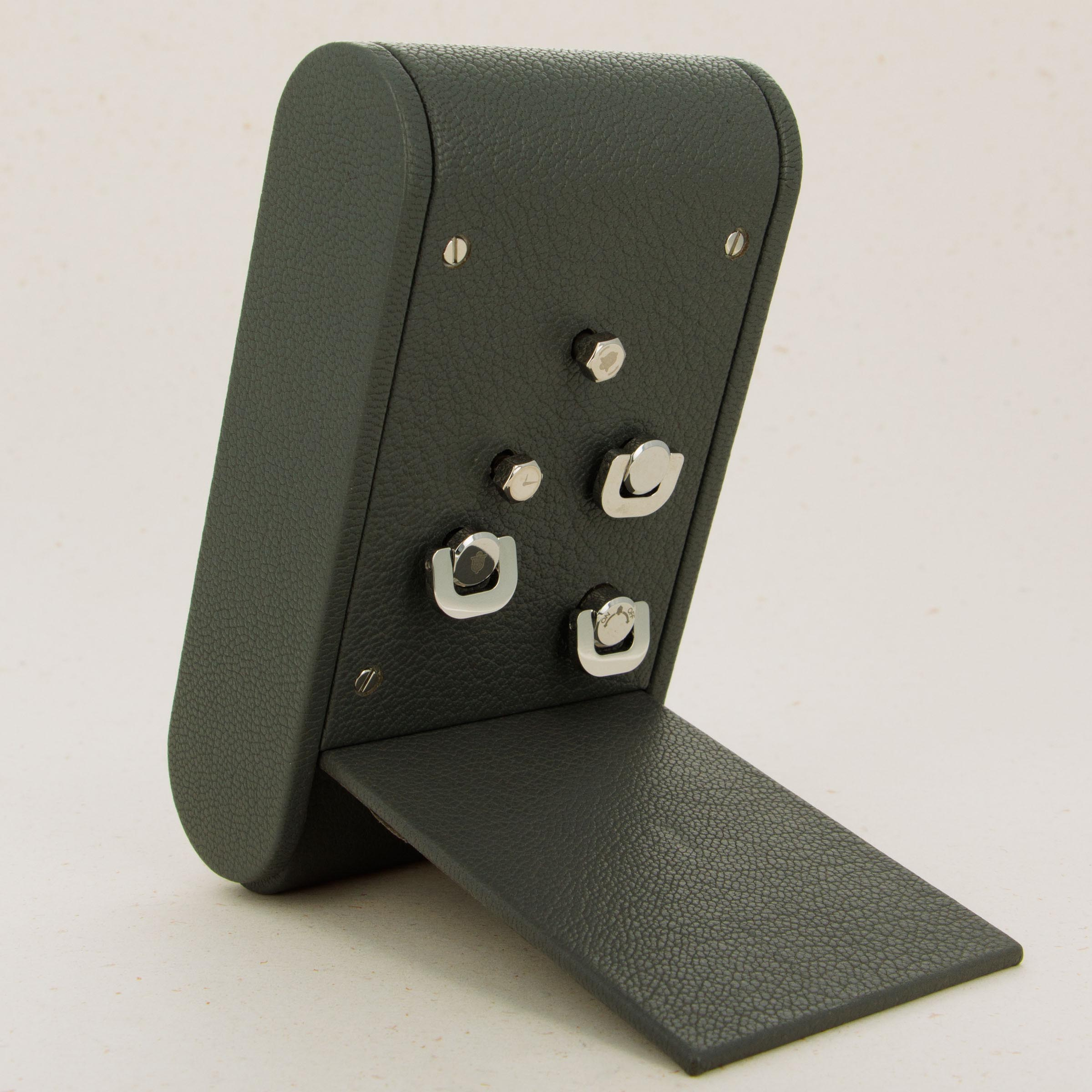 USING THE TRAVEL CLOCK