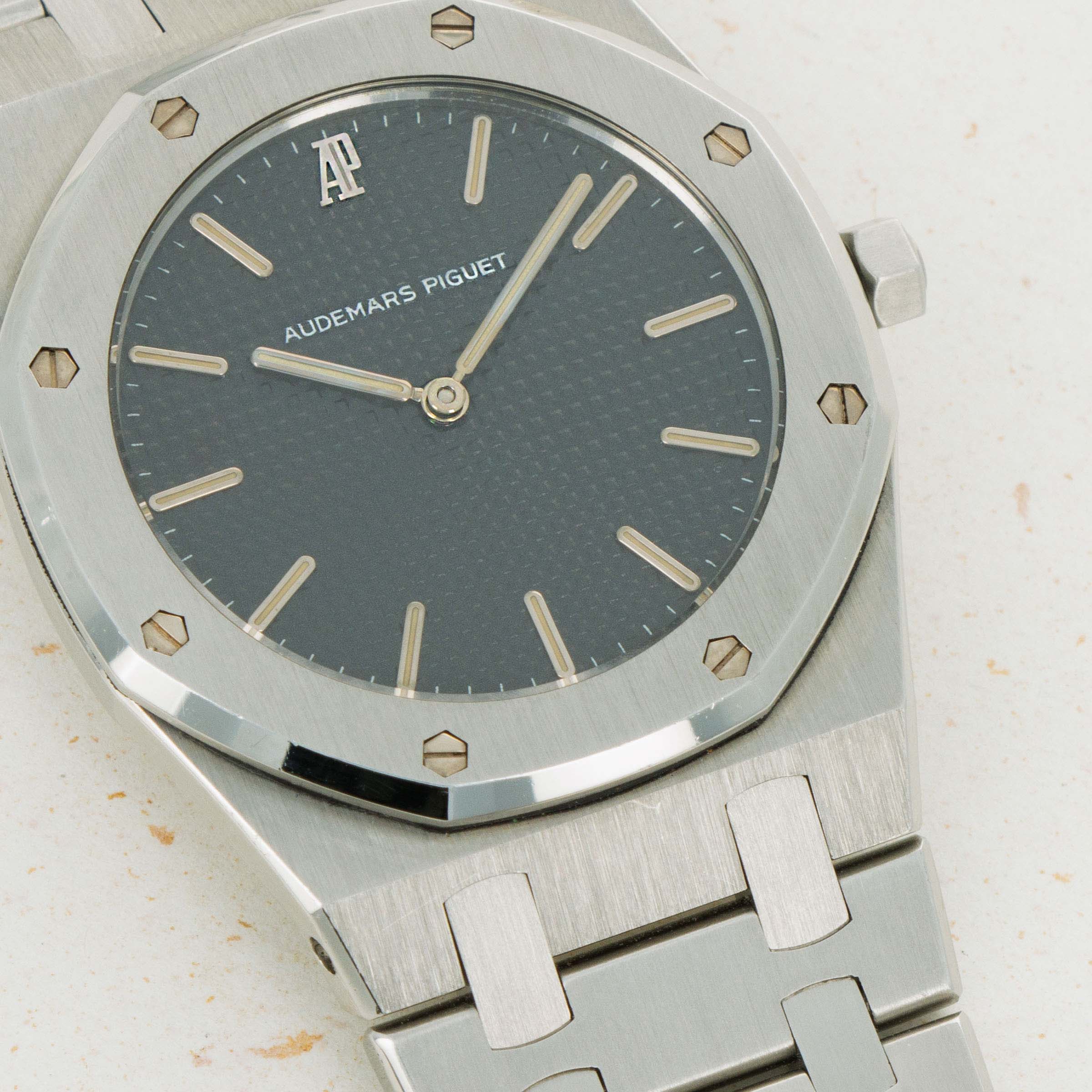 Audemars Piguet Royal Oak Steel 56303ST Auctions Loupe This