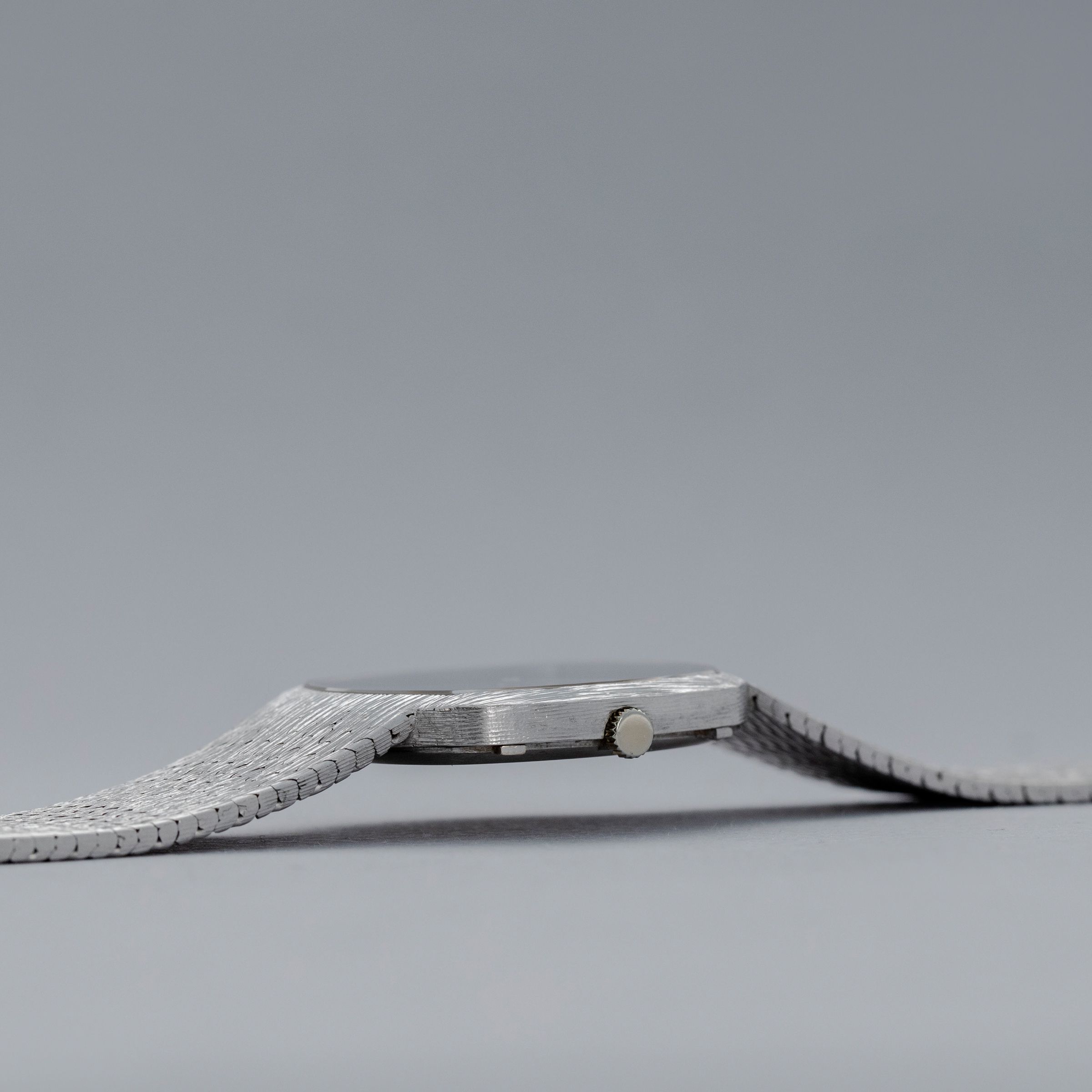 AUDEMARS PIGUET INTEGRATED BRACELET MANUAL WIND LAPIS LAZUI DIAL