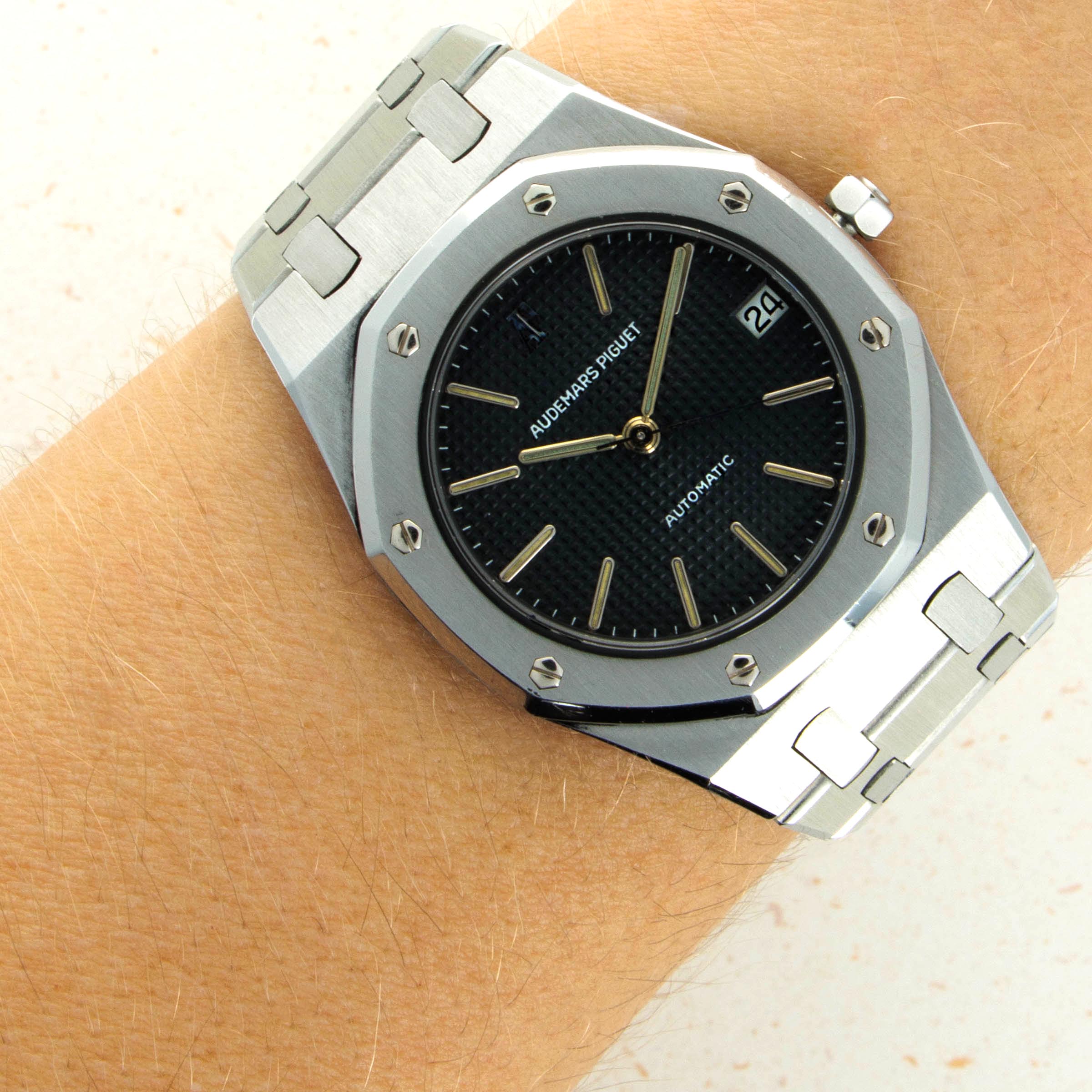 Audemars Piguet Royal Oak 4100ST Auctions Loupe This