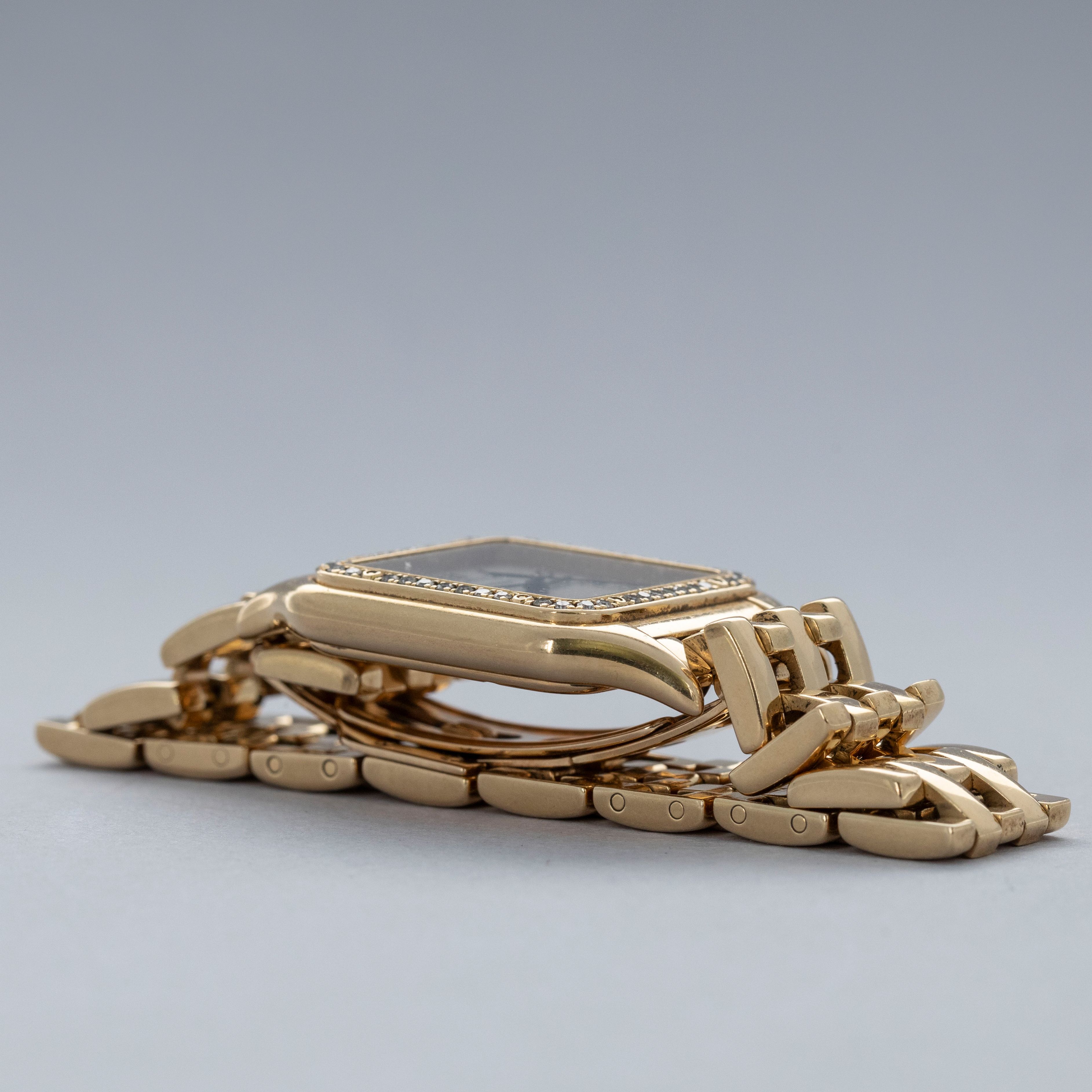 Cartier Panthere Mid-Size Quartz 883969 Diamond Bezel 18k YG