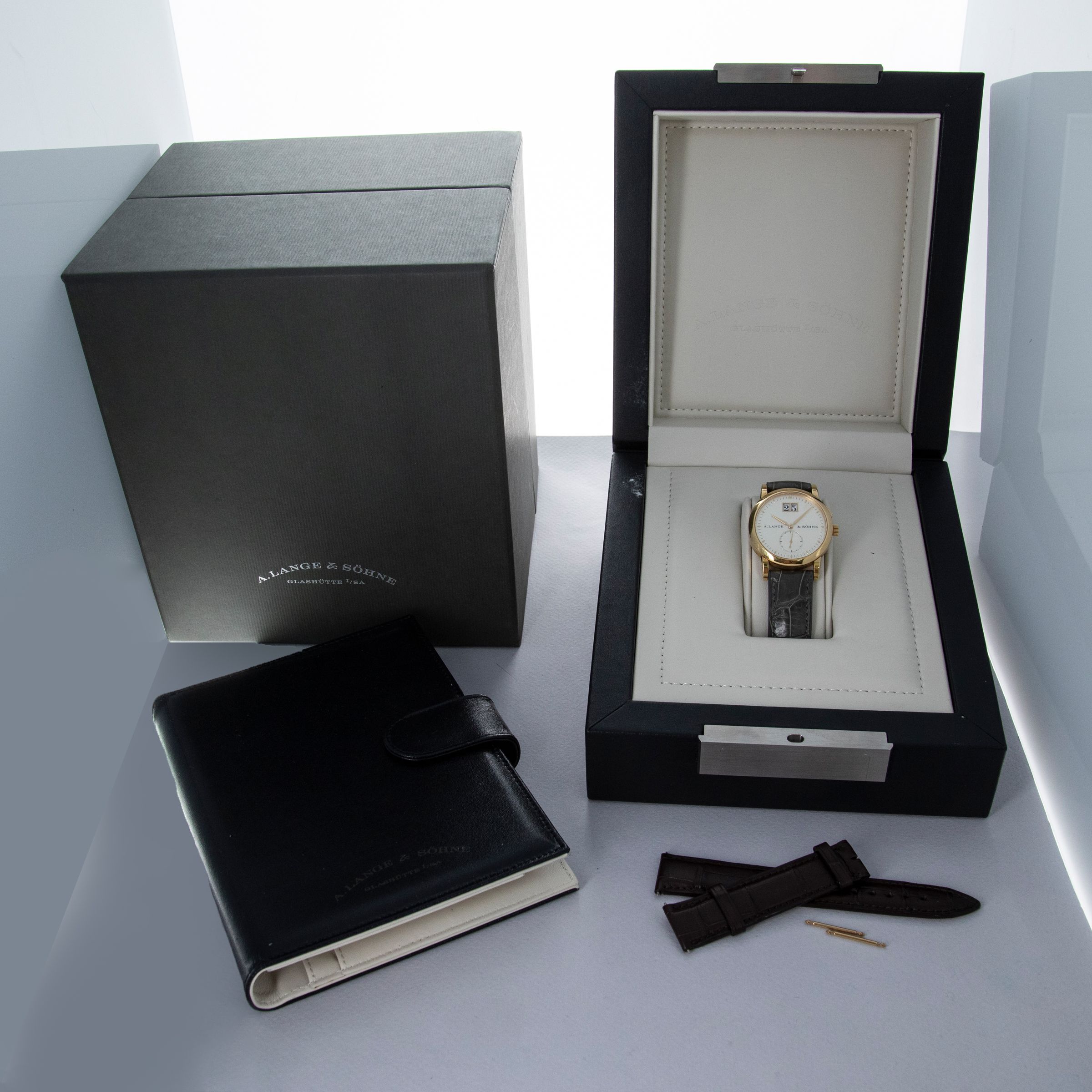 A Lange & Sohne Saxonia 105.021 18k YG | Auctions | Loupe This