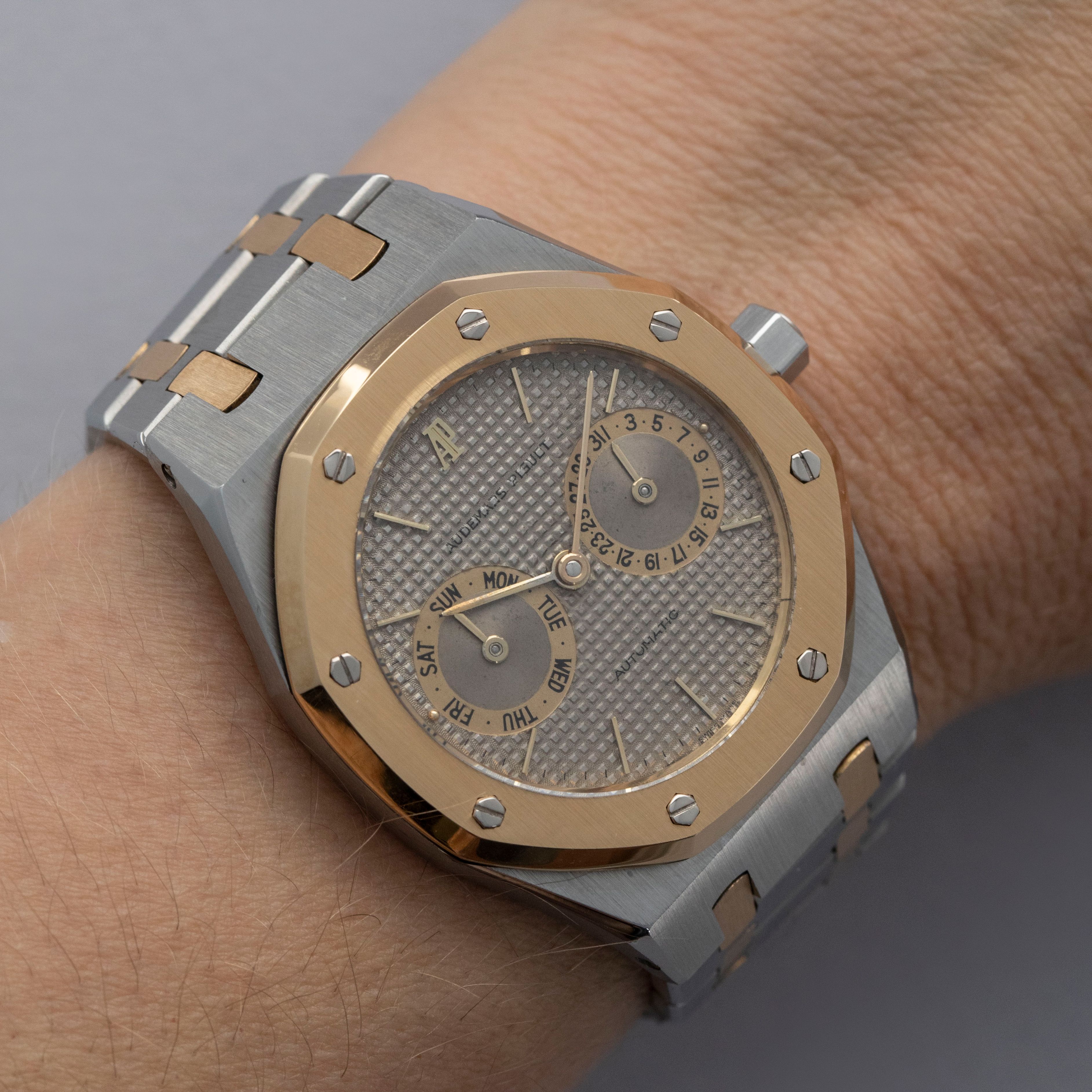 AUDEMARS PIGUET ROYAL OAK DAY-DATE 25572SA OWL TWO-TONE | Auctions