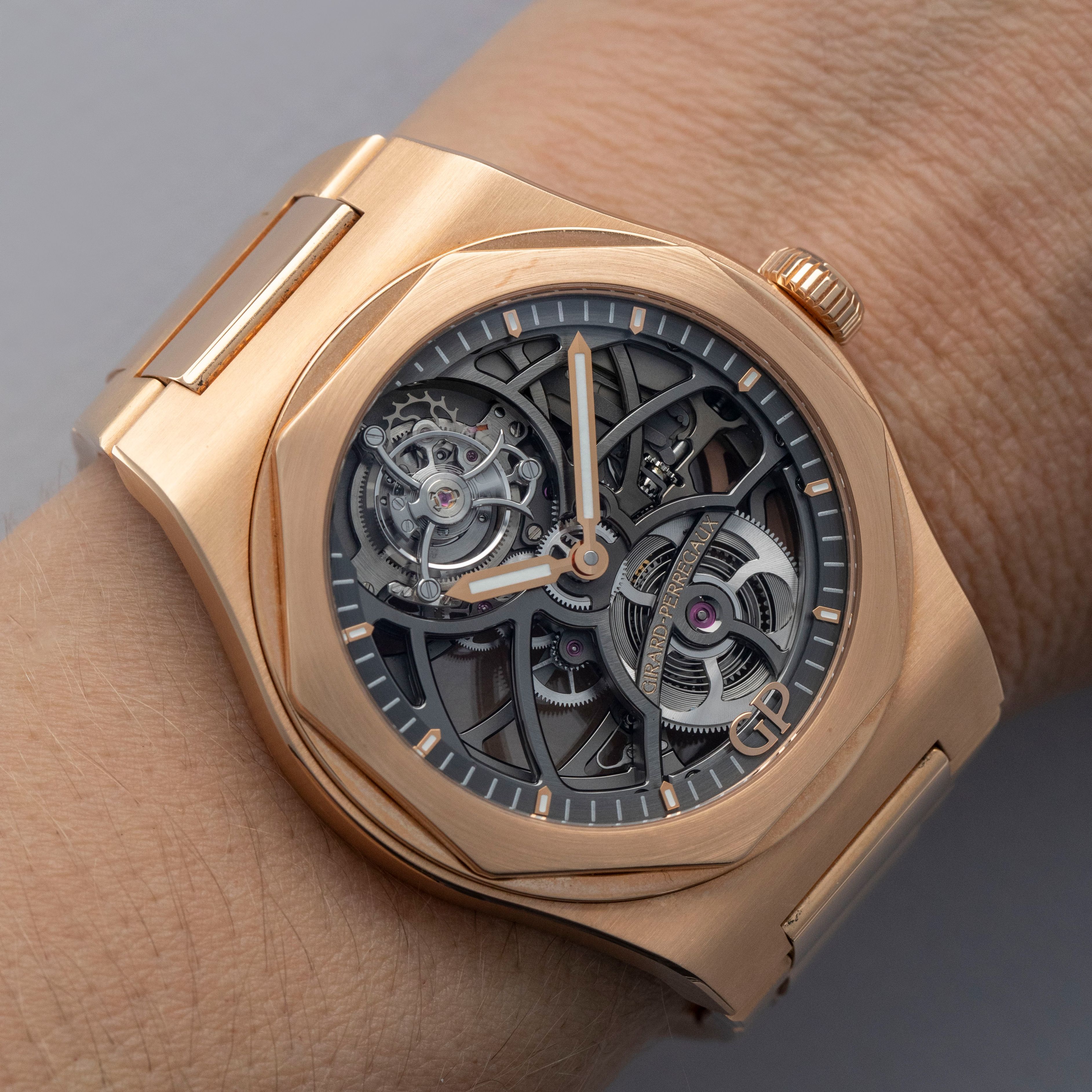 Girard-Perregaux Laureato Flying Tourbillon 99110-52-000-52A 18K