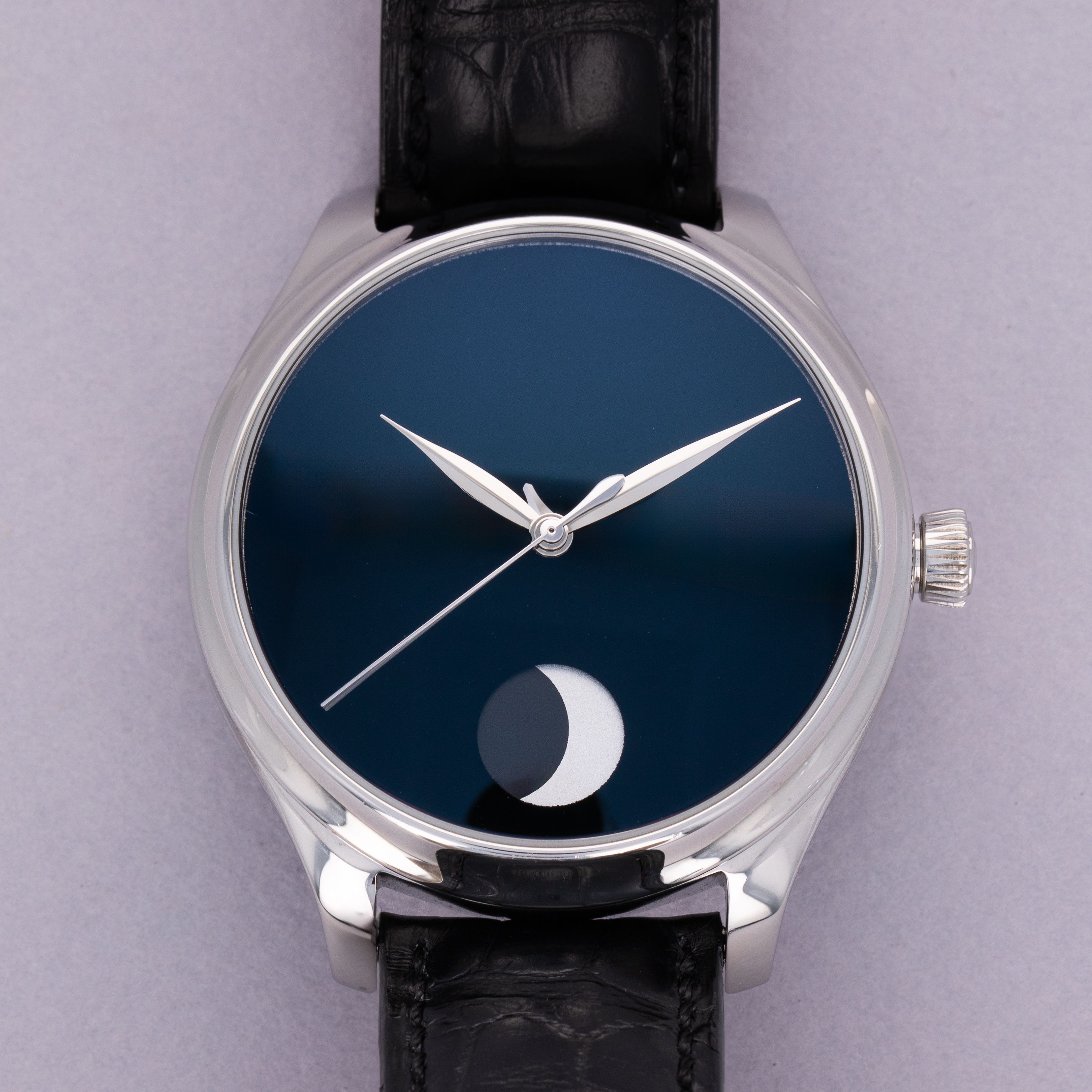 H. Moser & Cie. Endeavour Perpetual Moon 1801-1200 Vantablack ...