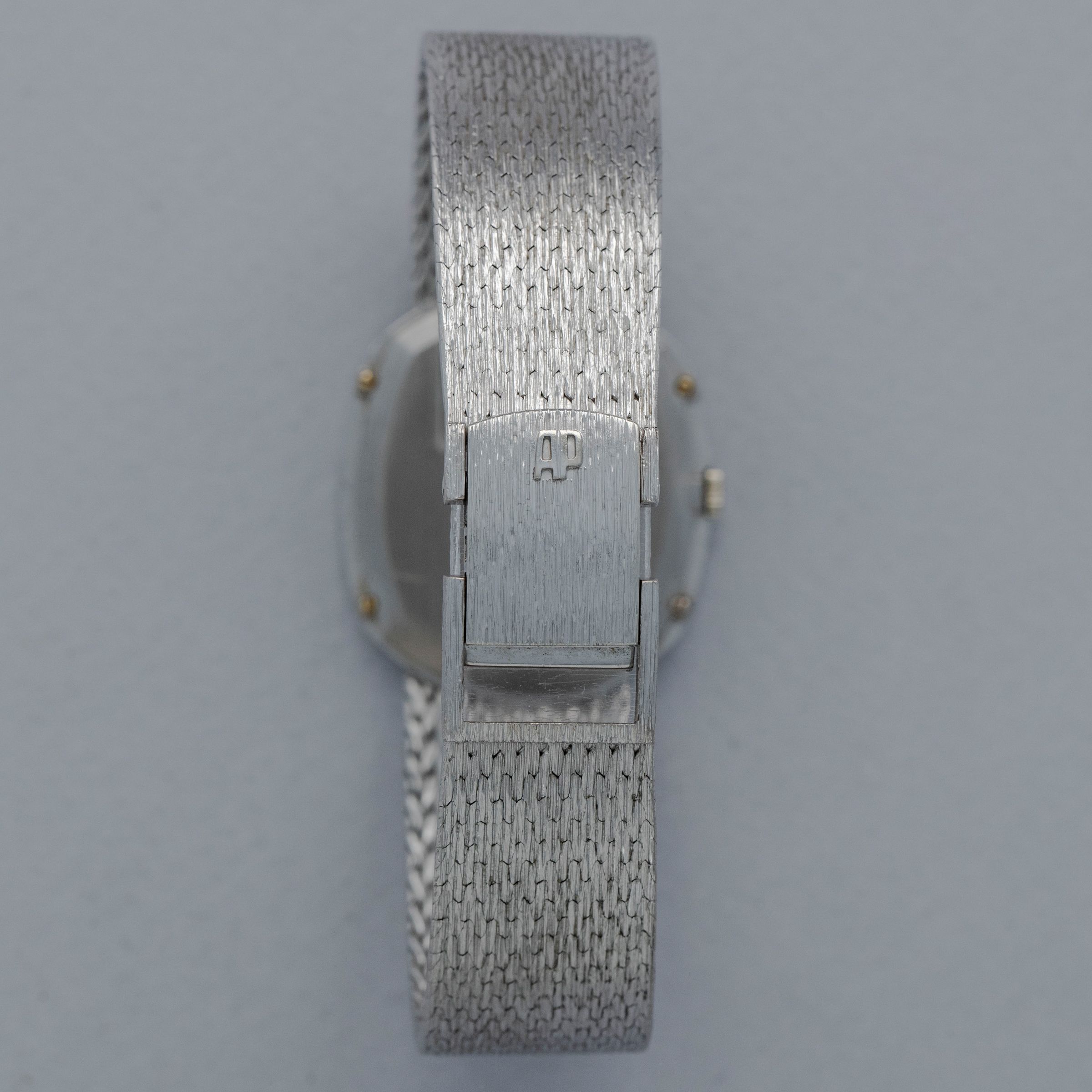 AUDEMARS PIGUET INTEGRATED BRACELET MANUAL WIND LAPIS LAZUI DIAL