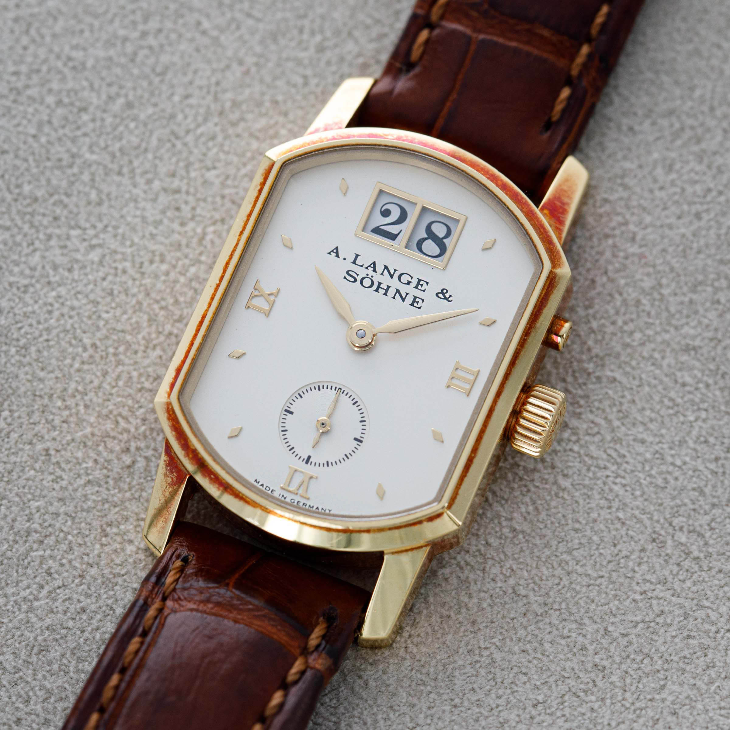 A. Lange & Sohne Arkade 103.021 18k YG | Auctions | Loupe This