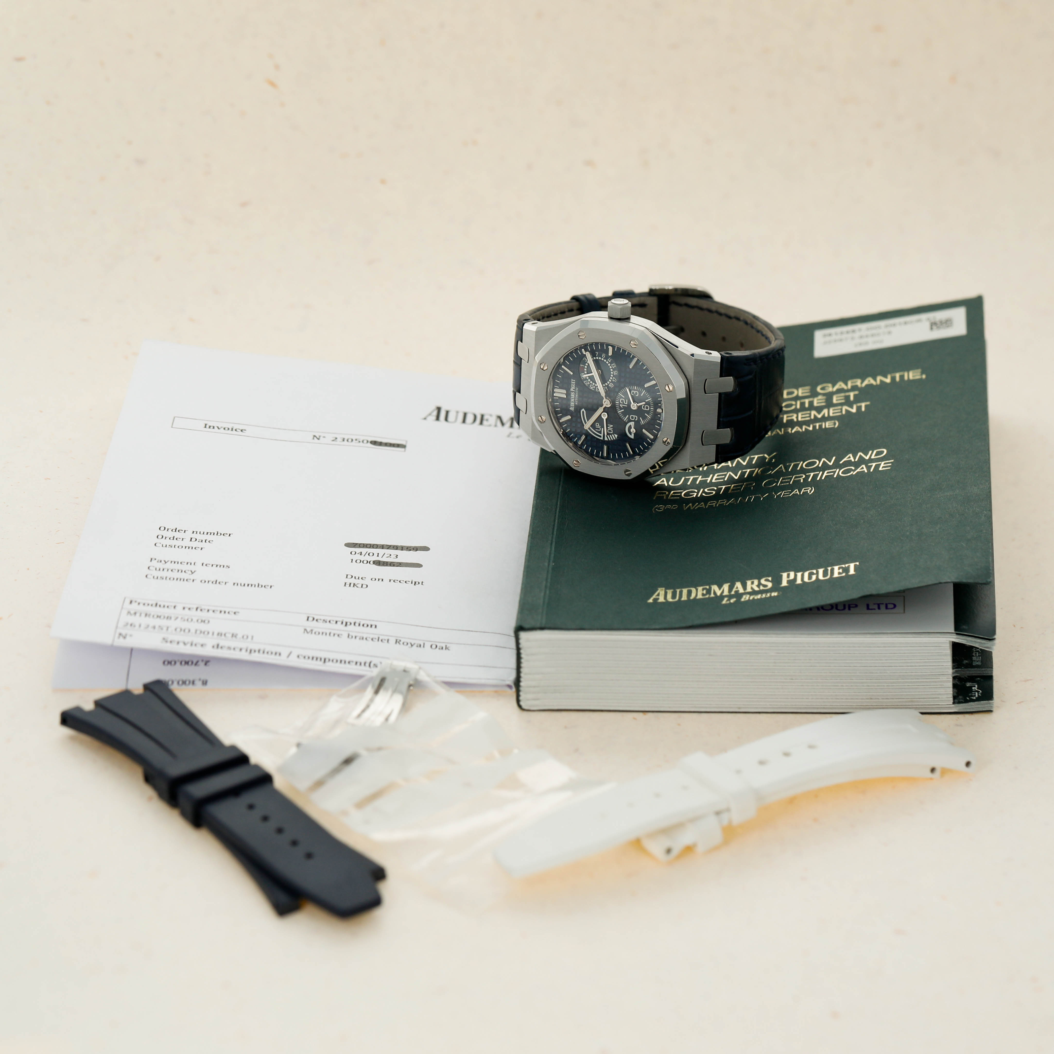 <新品未使用>Audemars Piguet & Smythson ノートセット Audemars Piguet Royal Oak Dual Time Blue Dial 26124ST.OO.D018CR.01