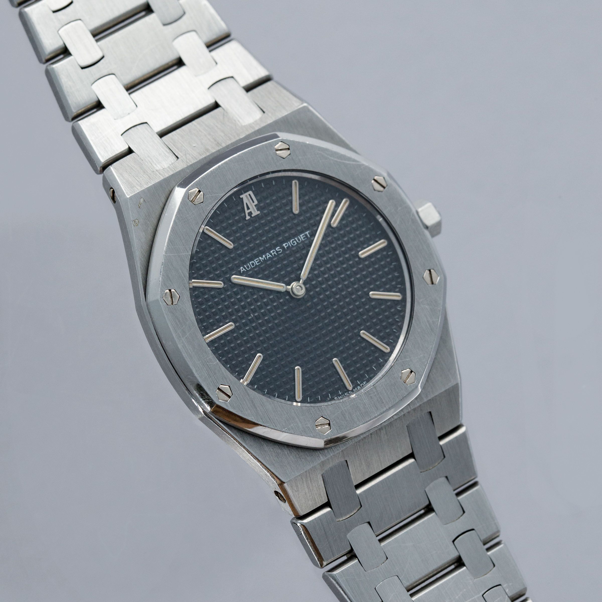 AUDEMARS PIGUET ROYAL OAK 56303ST QUARTZ 33MM | Auctions | Loupe This