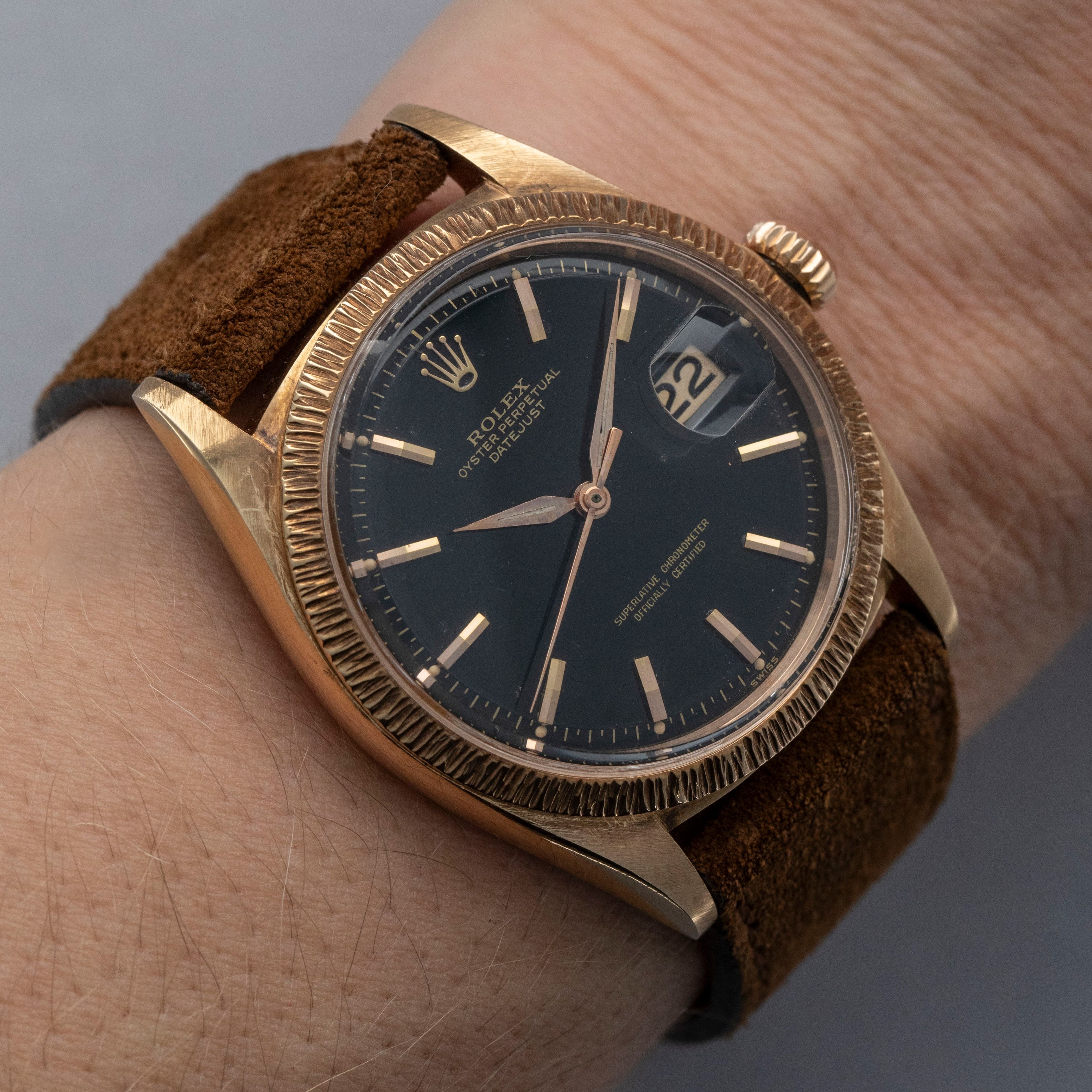 Rolex Datejust 1607 Bark Bezel Black Gilt Dial 18k RG | Auctions