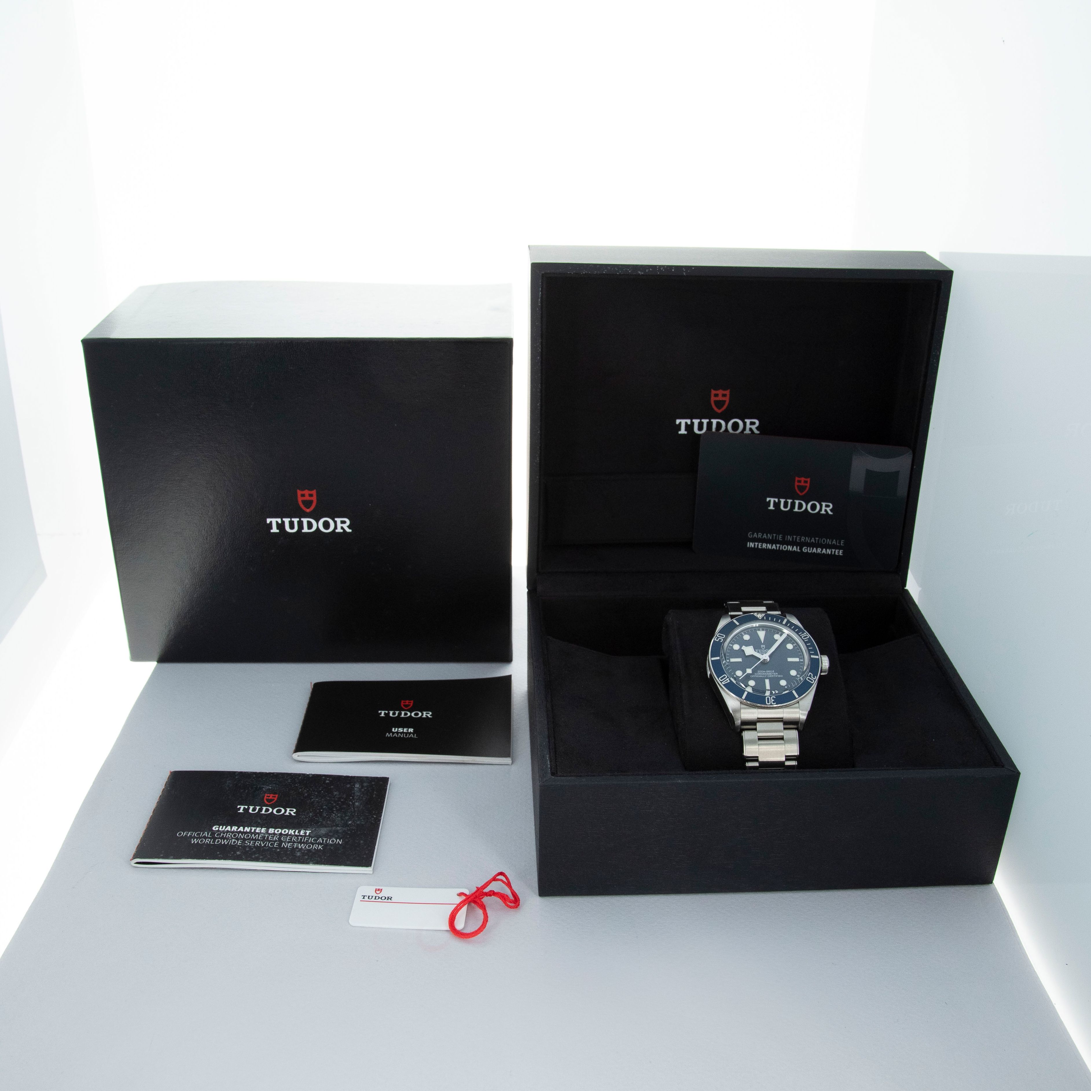 TUDOR 箱 TUDOR BLACK BAY FIFTY-EIGHT 79030B BLUE DIAL | Auctions | Loupe This