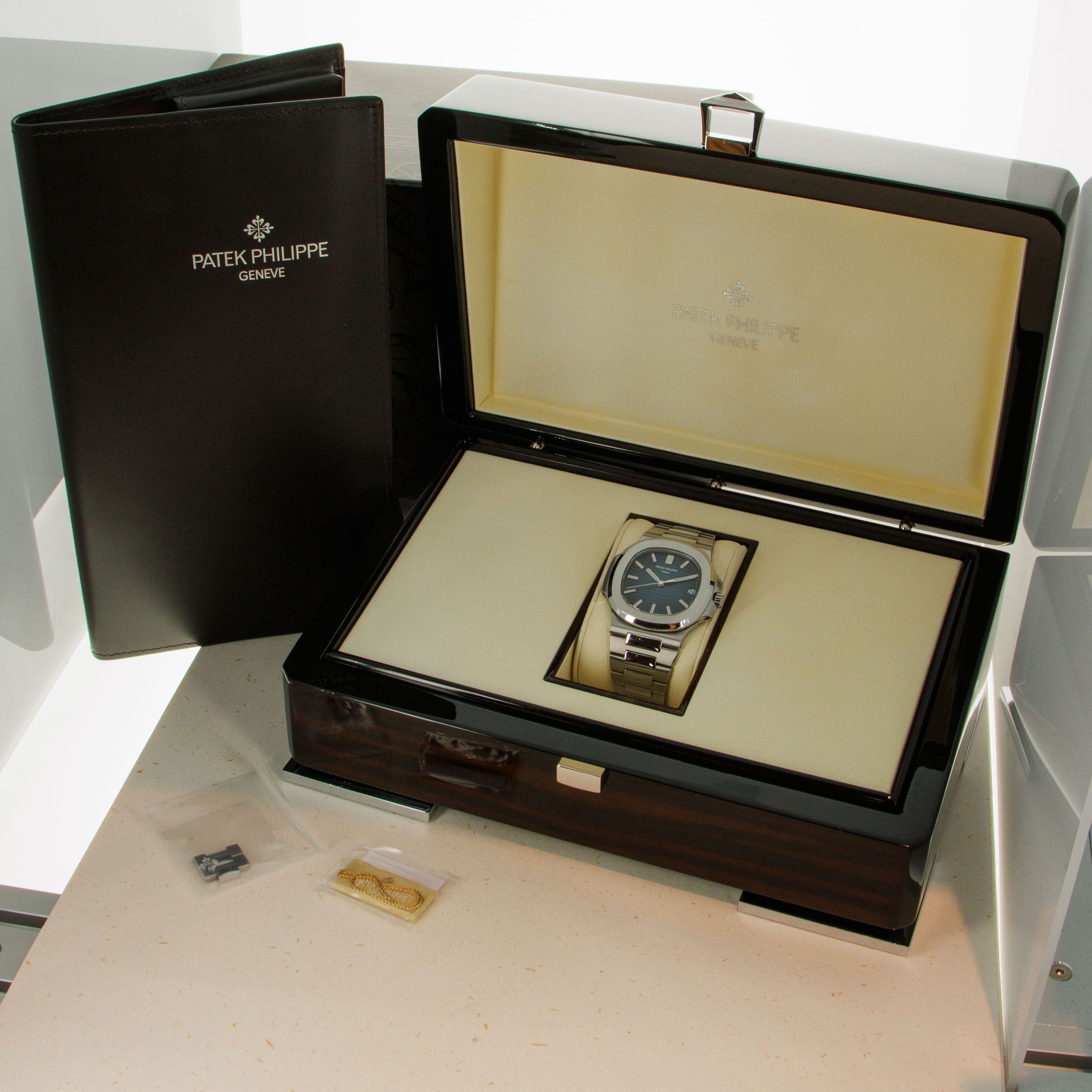 Patek philippe hot sale nautilus box