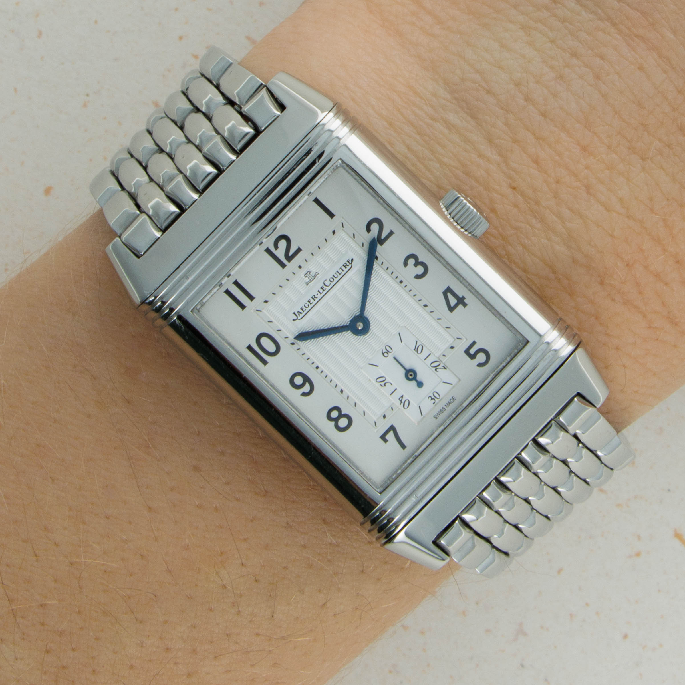 Jaeger LeCoultre Reverso Grande Taille 270.8.62 Auctions Loupe