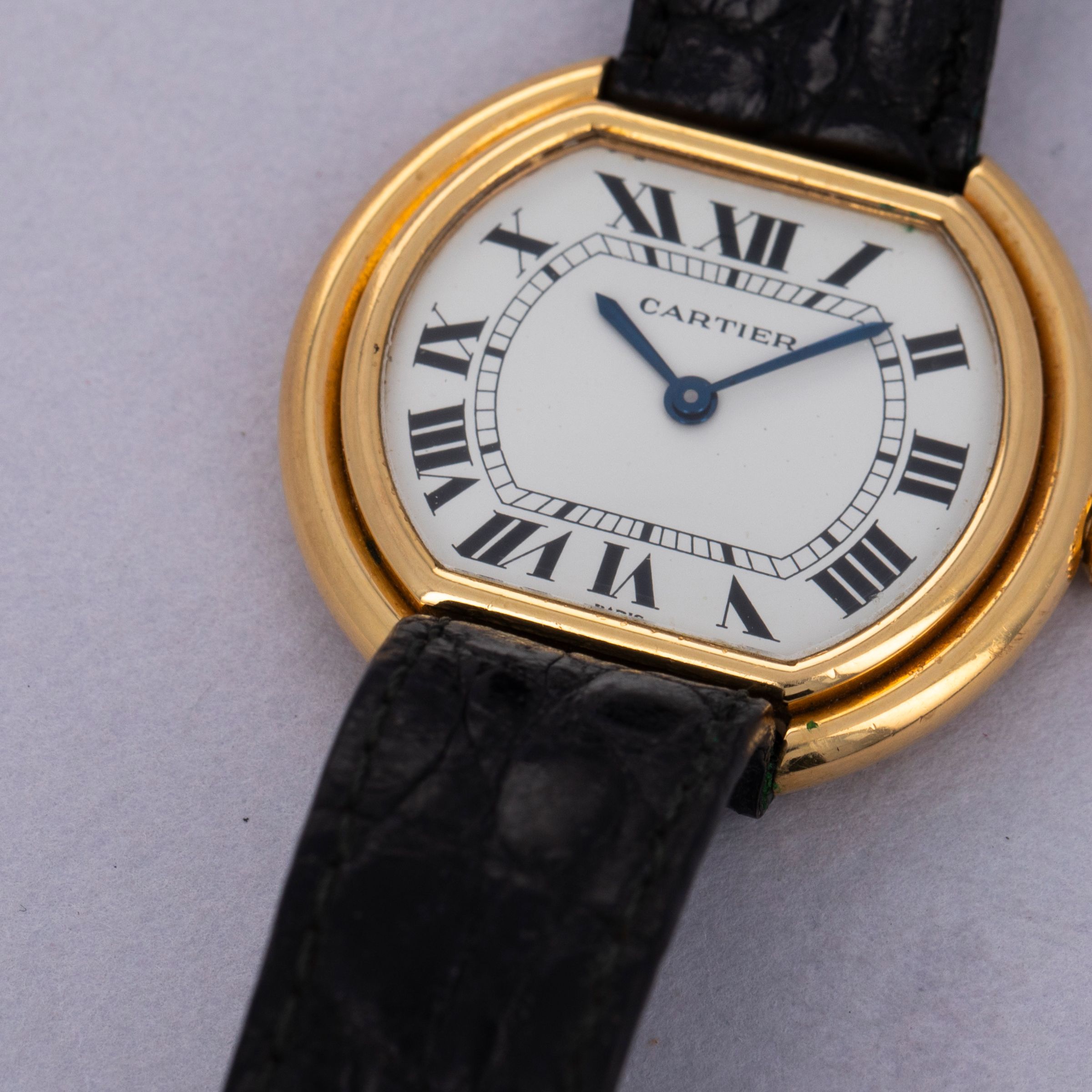Cartier Ellipse Gondole 78091 18k YG with Deployant