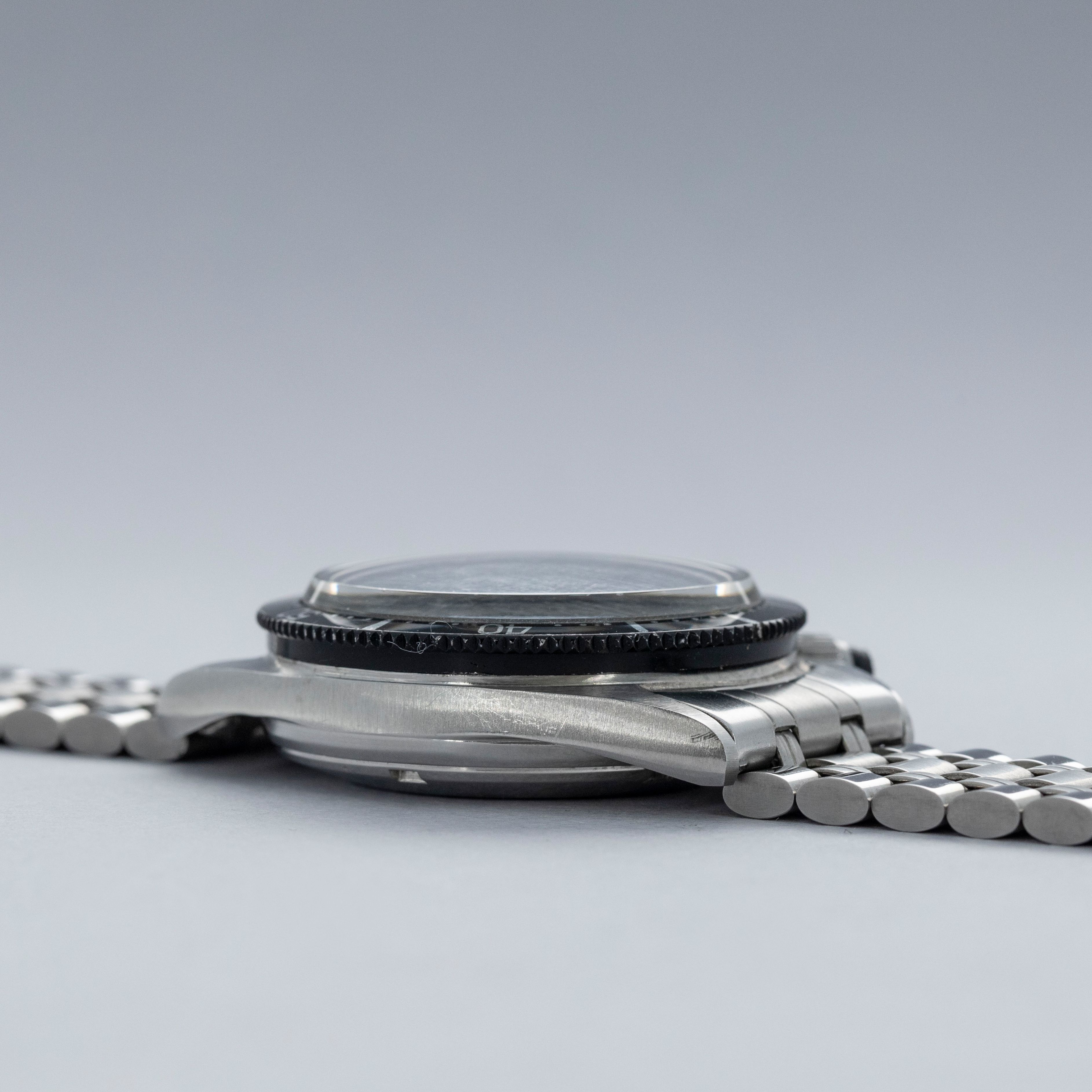 Universal Geneve Space-Compax 885104/02 | Auctions | Loupe This