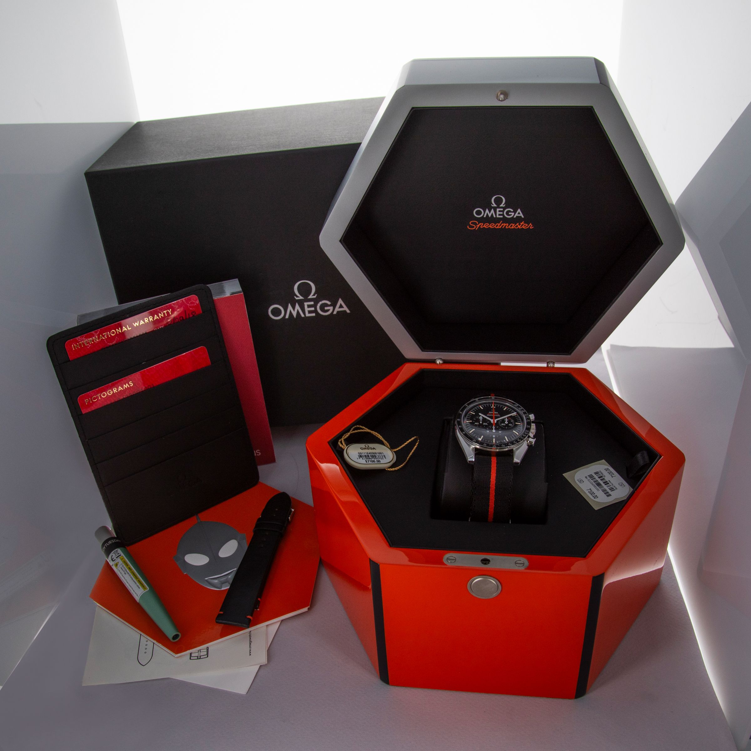 OMEGA SPEEDMASTER ULTRAMAN 311.12.42.30.01.001 SPEEDY TUESDAY