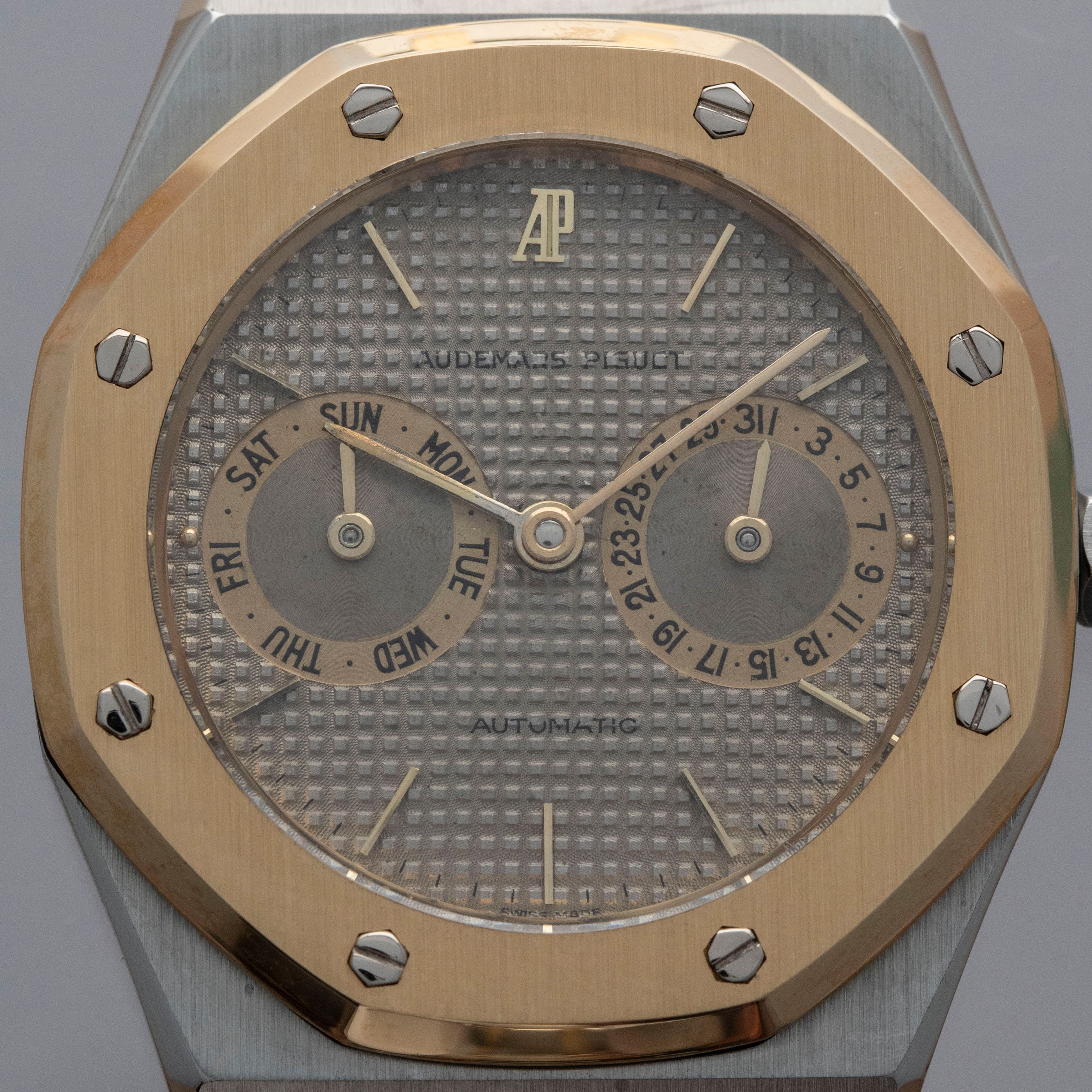 AUDEMARS PIGUET ROYAL OAK DAY-DATE 25572SA OWL TWO-TONE | Auctions