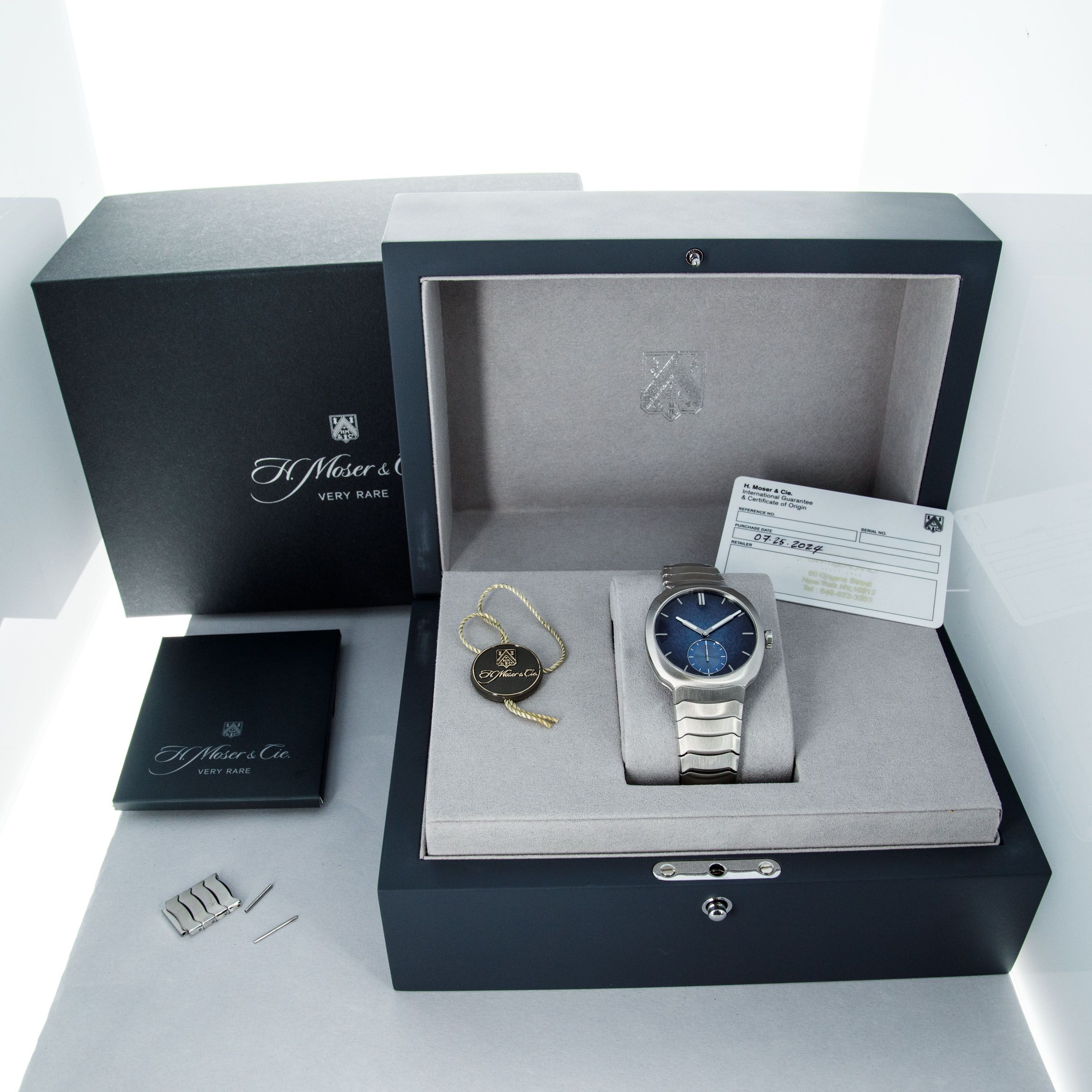 H. Moser & Cie Streamliner Small Seconds 6500-1200 Blue Enamel