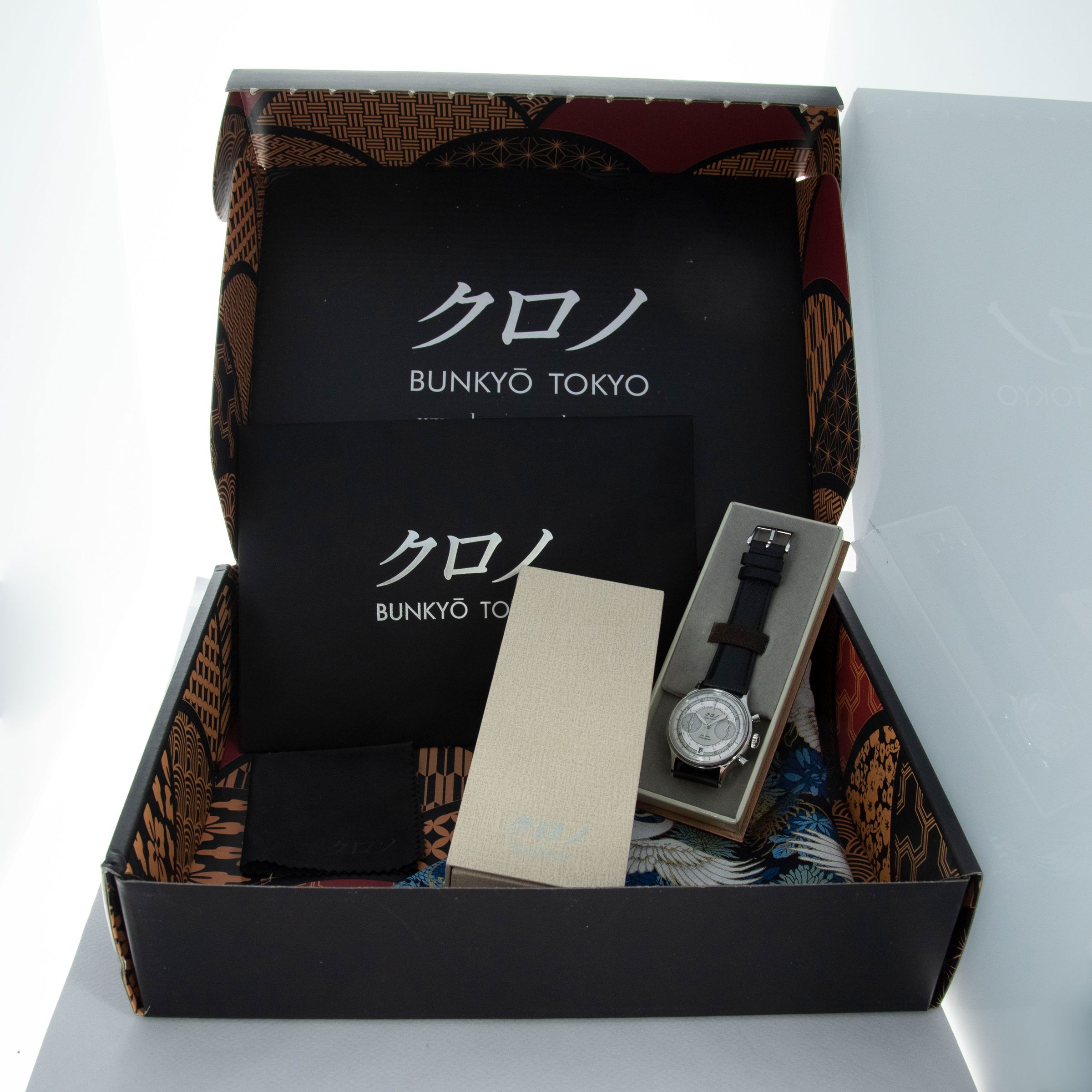 KURONO TOKYO CHRONOGRAPH II SHIRO | Auctions | Loupe This
