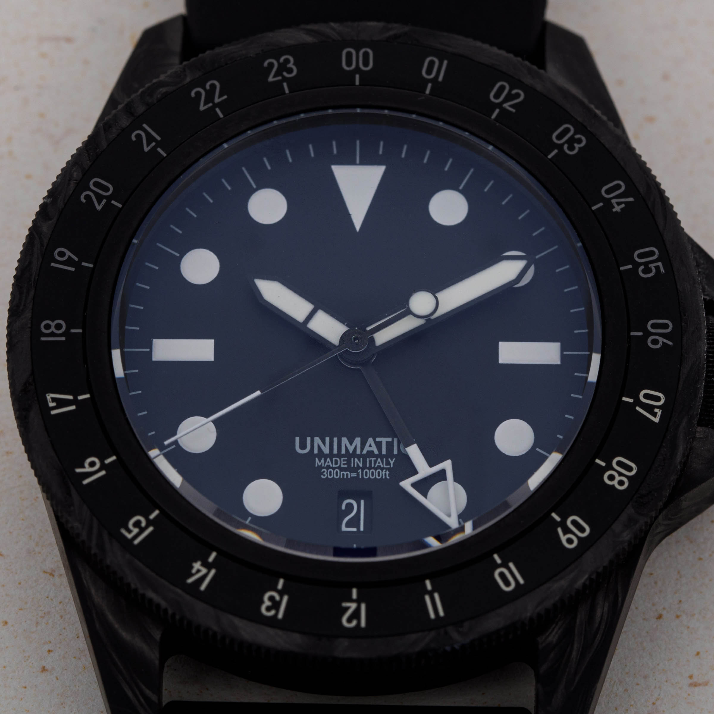 Unimatic x Hodinkee Modello Uno U1S-Carbon GMT Limited Edition