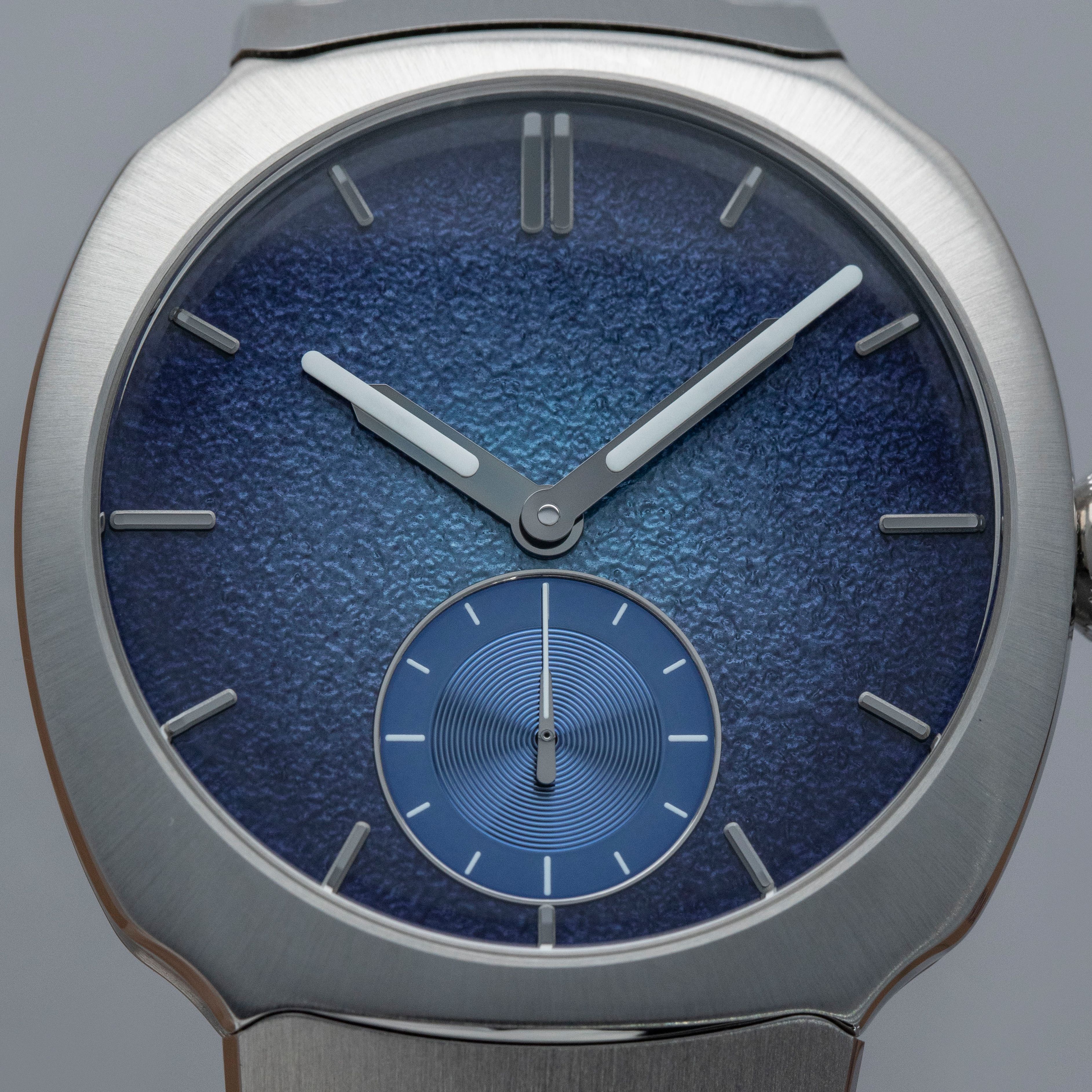 H. MOSER & CIE STREAMLINER SMALL SECONDS 6500-1200 BLUE ENAMEL