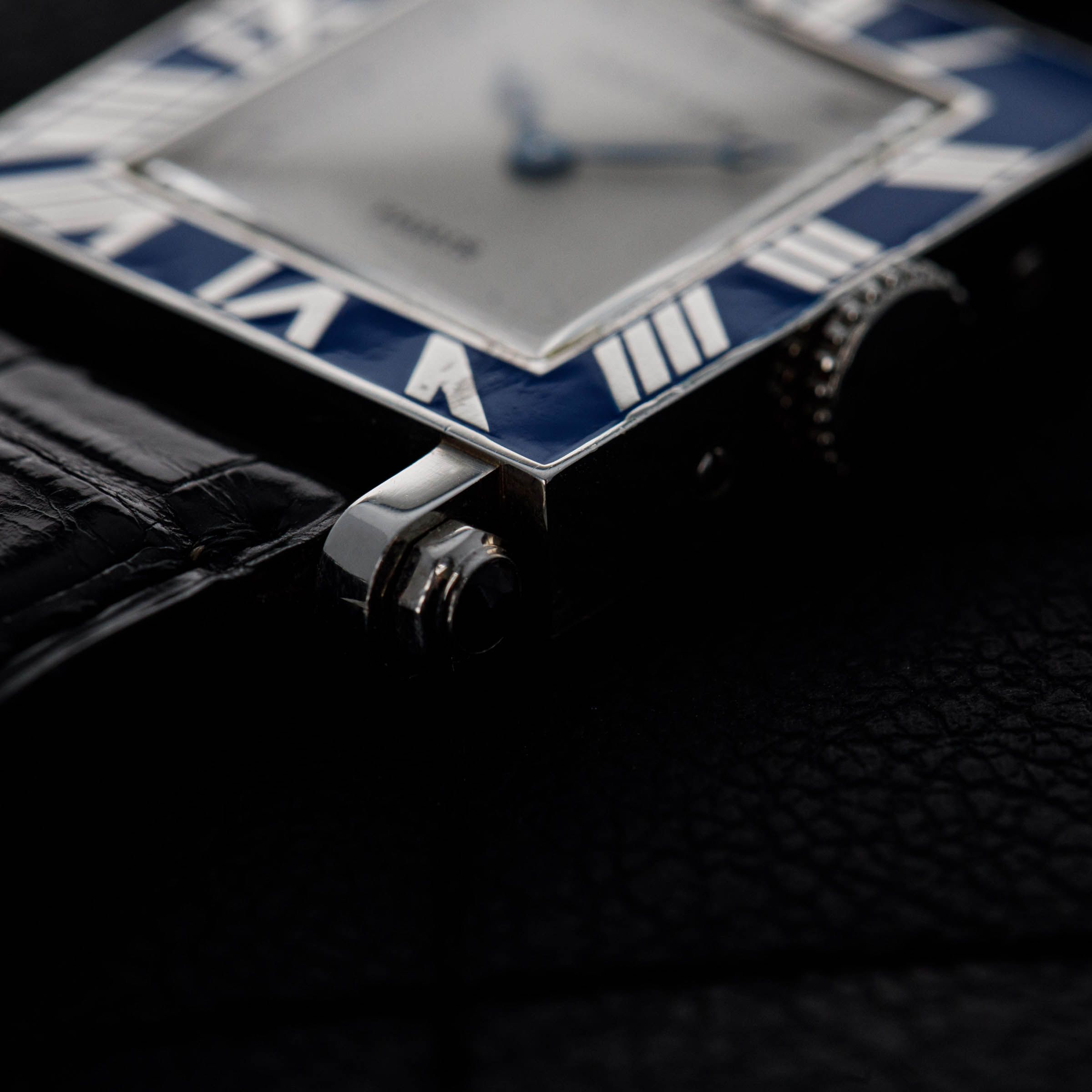 Cartier Rectangulaire a Pattes vis Armurier Platinum | Auctions
