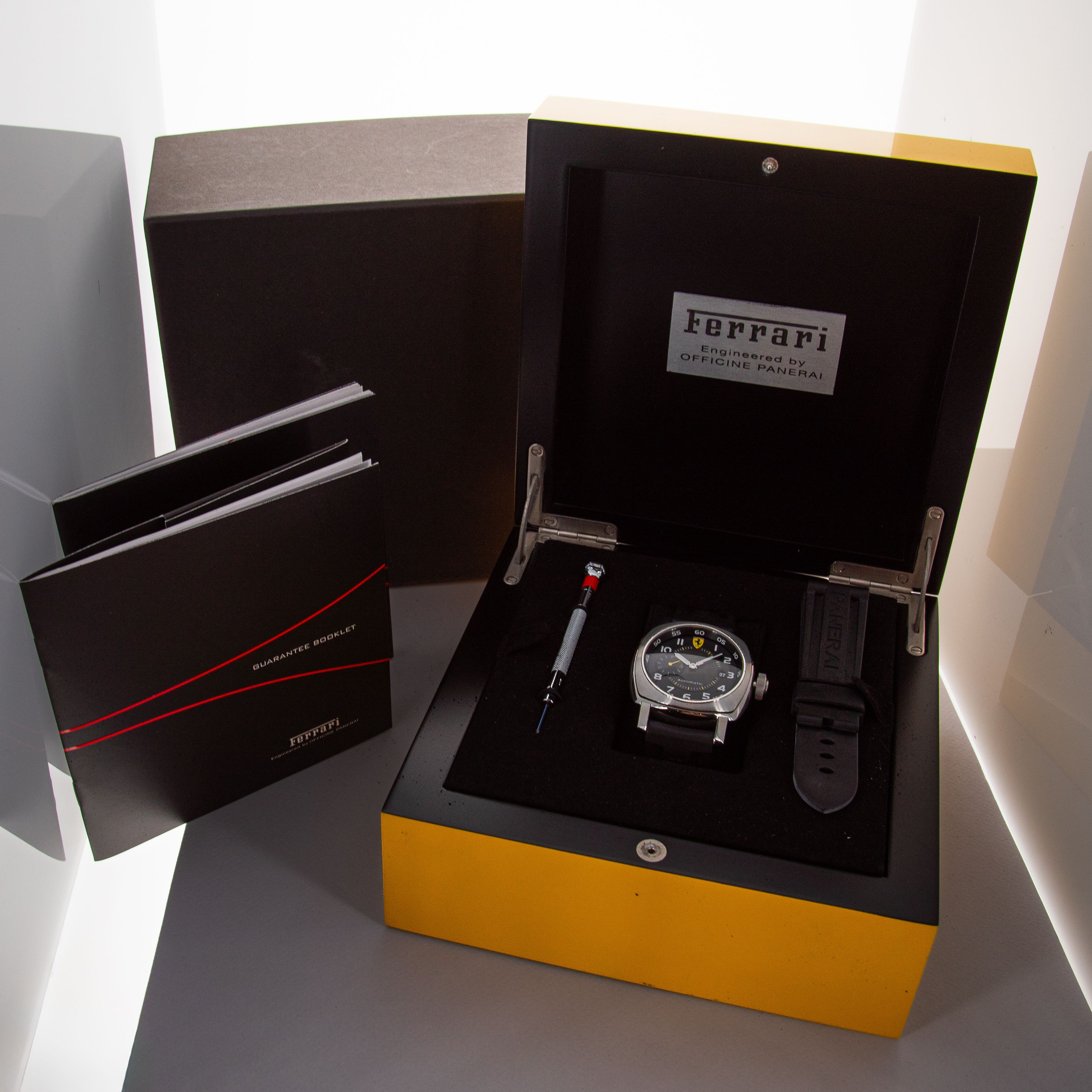 Panerai Ferrari Scuderia Automatic FER00002 | Auctions | Loupe This