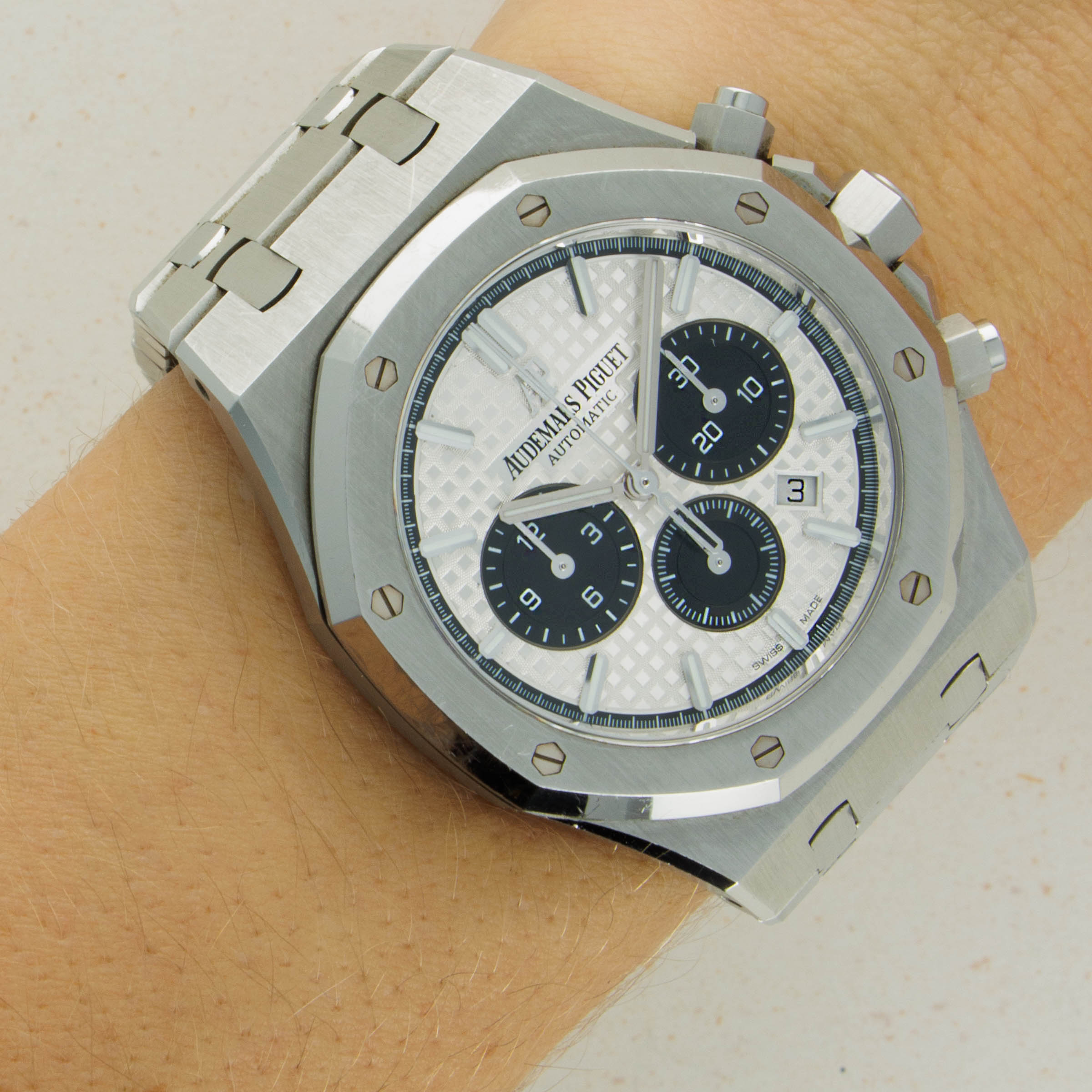 Audemars piguet royal online oak chronograph white dial