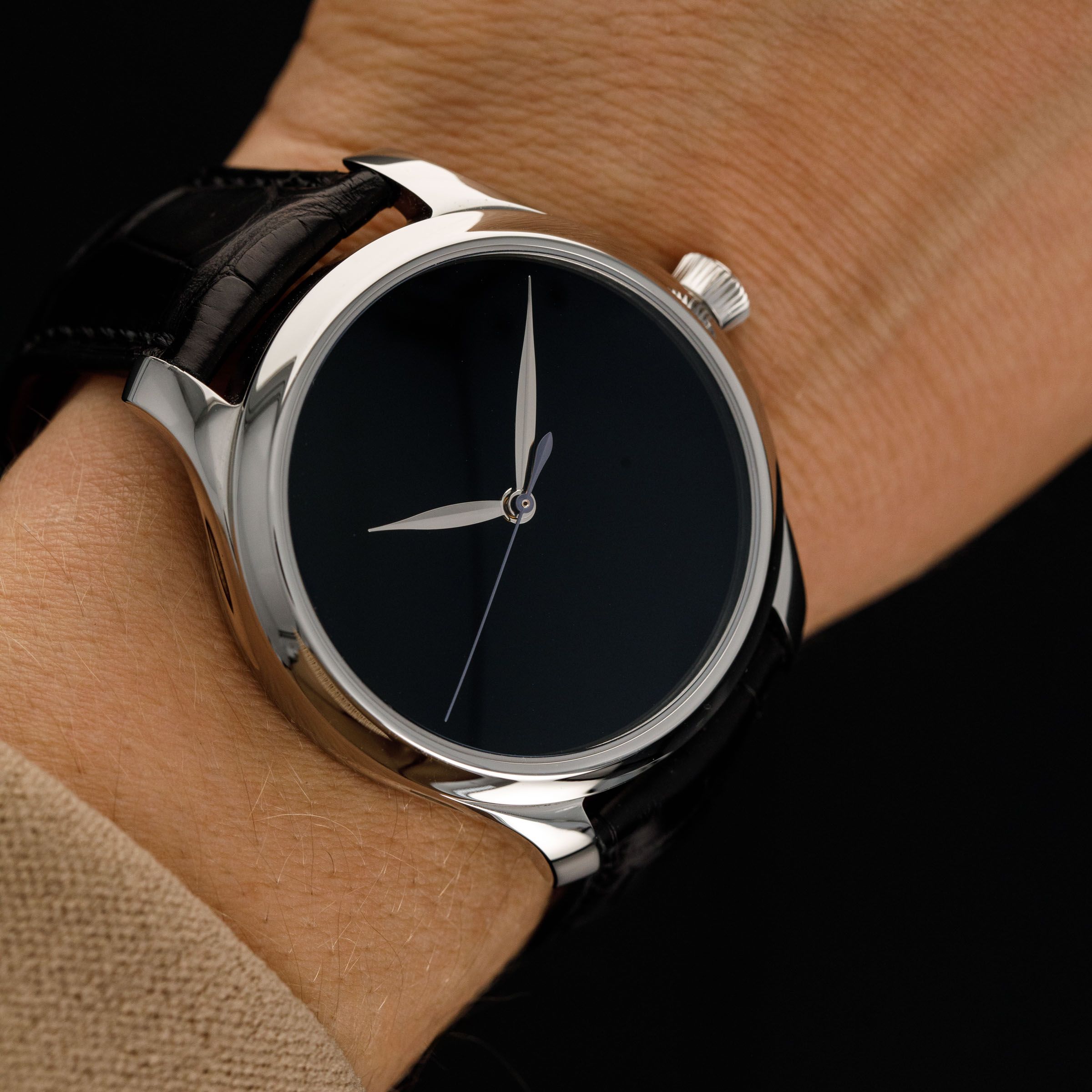 H. Moser & Cie. Endeavour Centre Seconds Concept Vantablack 1200