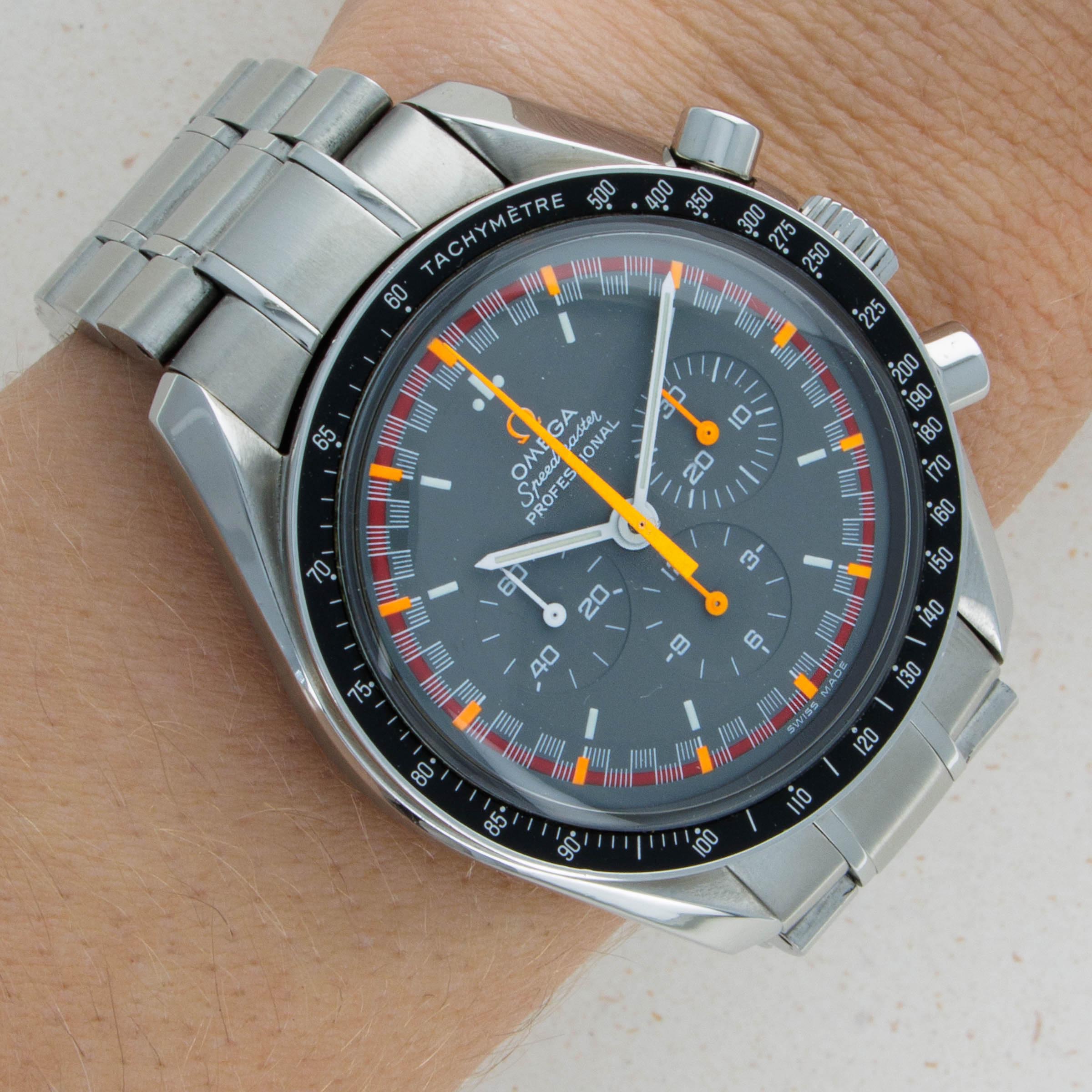 Omega Speedmaste Professional 3570.40 Racing Dial Japan Edition Auctions Loupe This