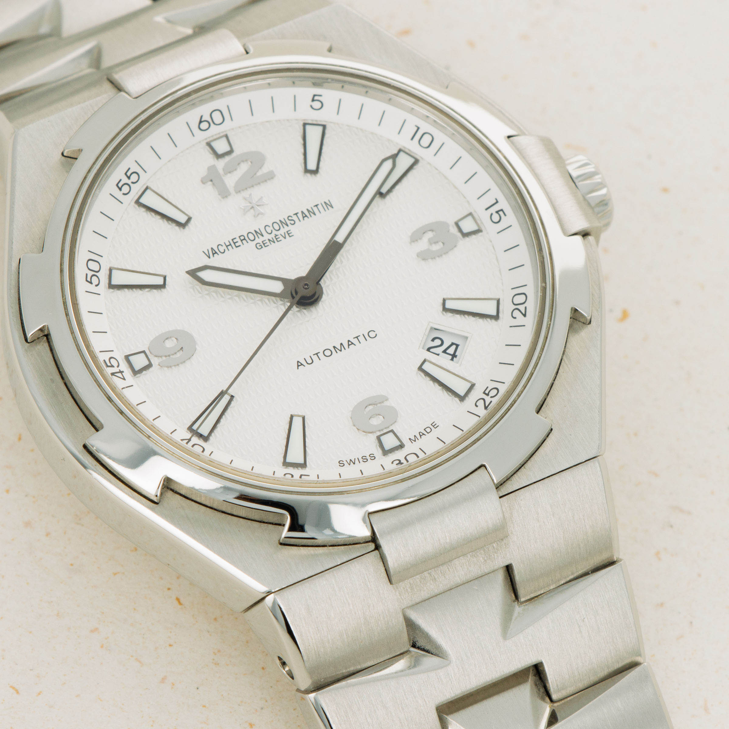 Vacheron Constantin Overseas 47040 B01A 9093 White Dial Auctions