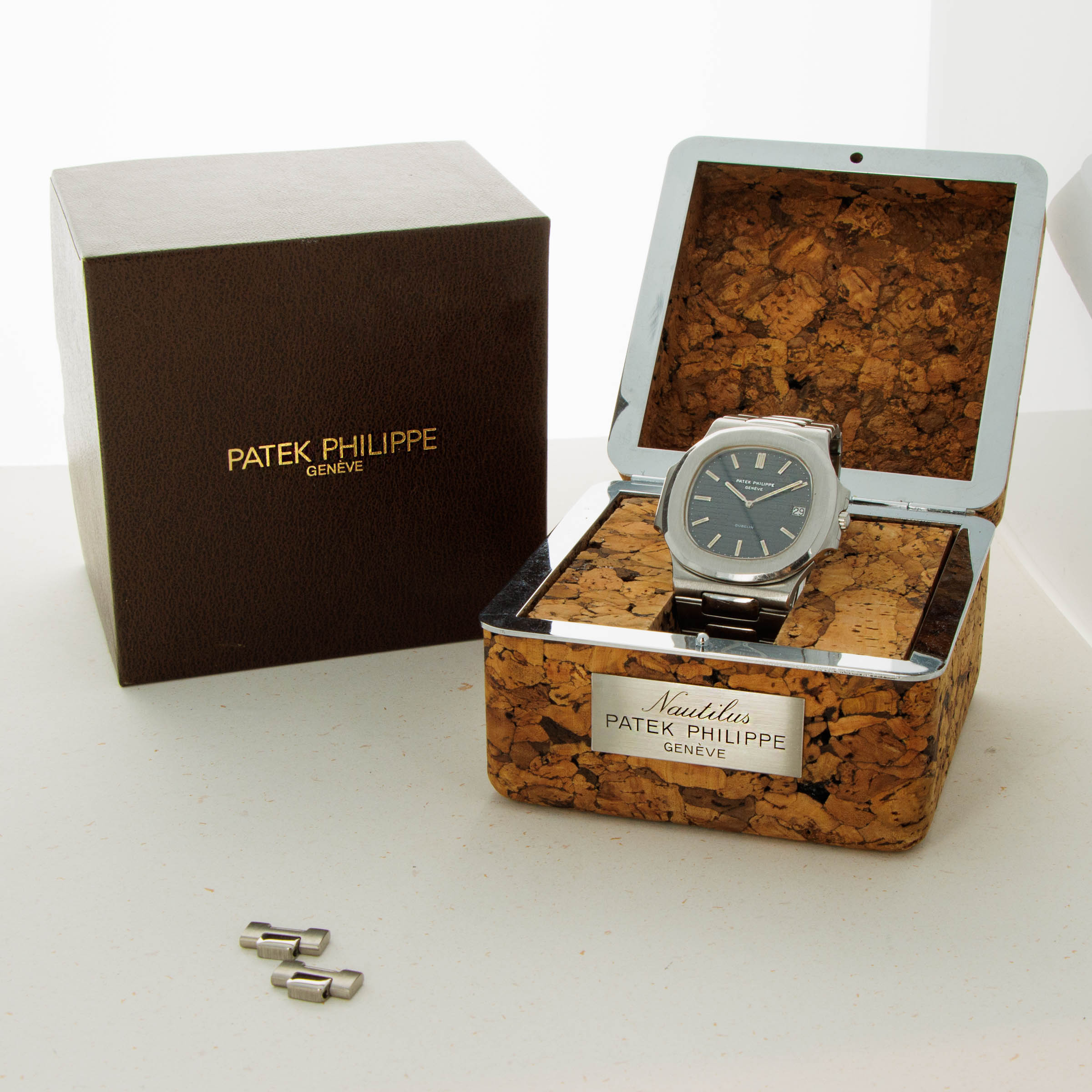 Patek philippe nautilus on sale box for sale