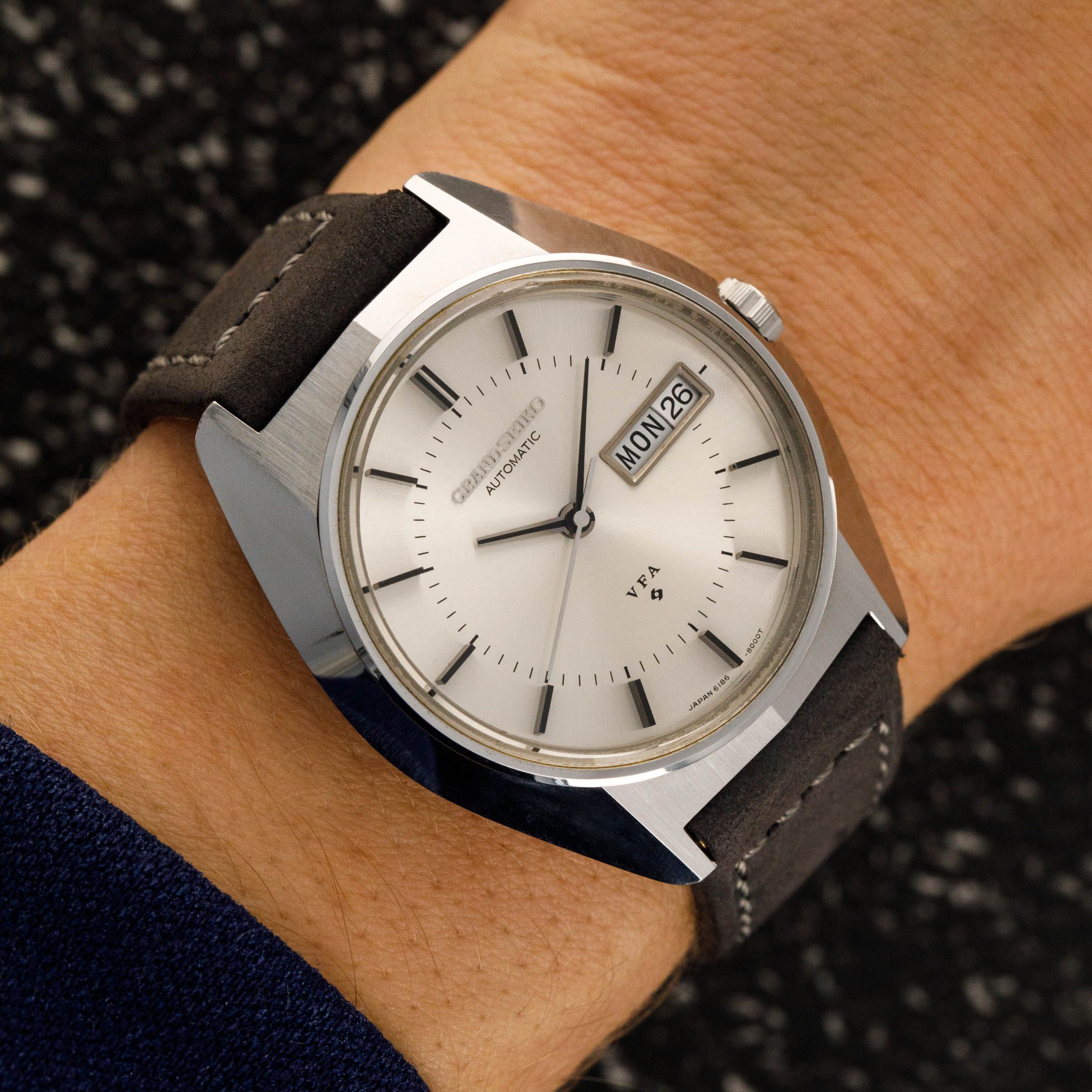 ユキヤナギ Grand Seiko 61GS VFA 6186-8000 Blue Dial | Auctions | Loupe This