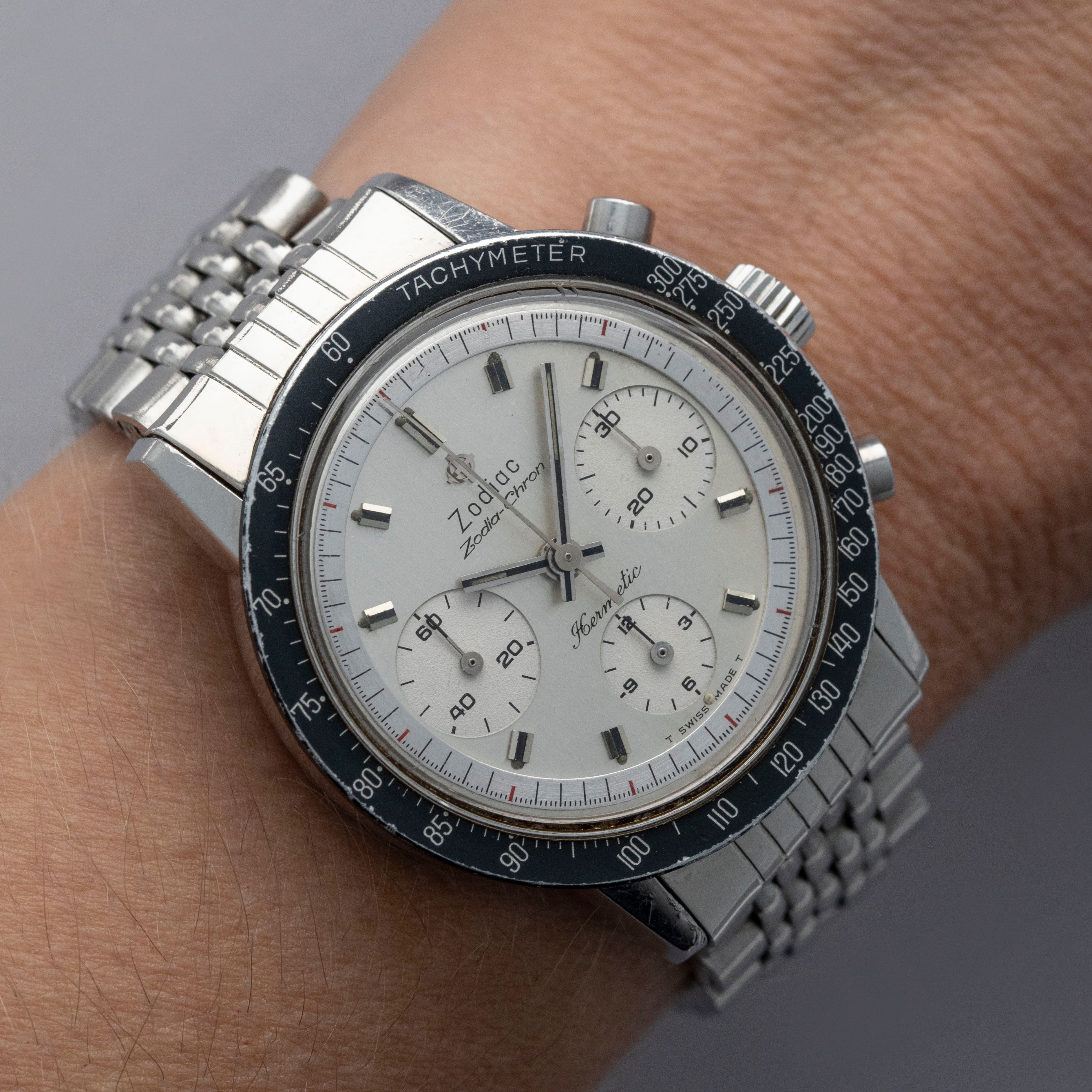 Zodiac Zodia-Chron Hermetic Ref. 692-841 | Auctions | Loupe This