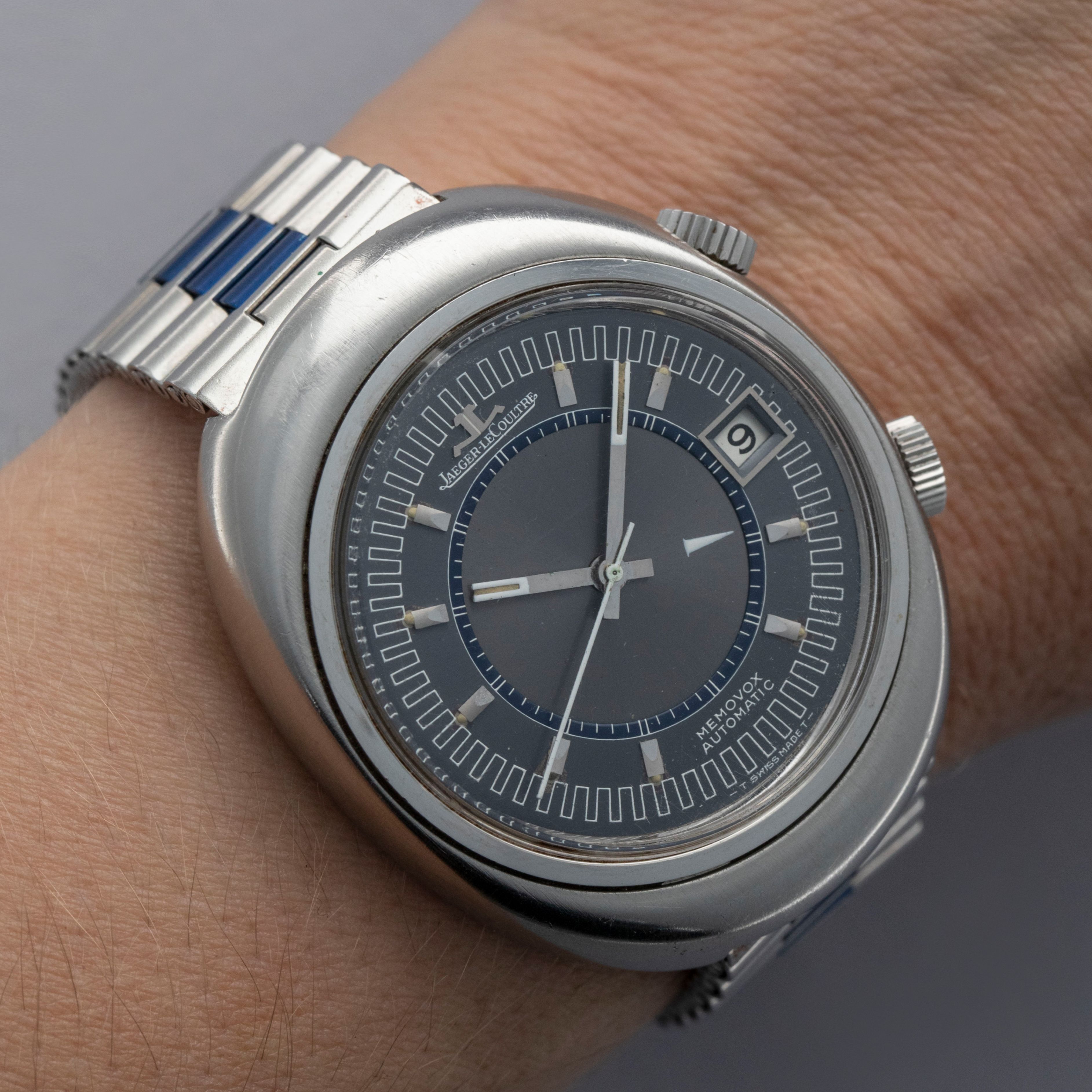 Jaeger-LeCoultre Memovox E873 Speed Beat GT | Auctions | Loupe This