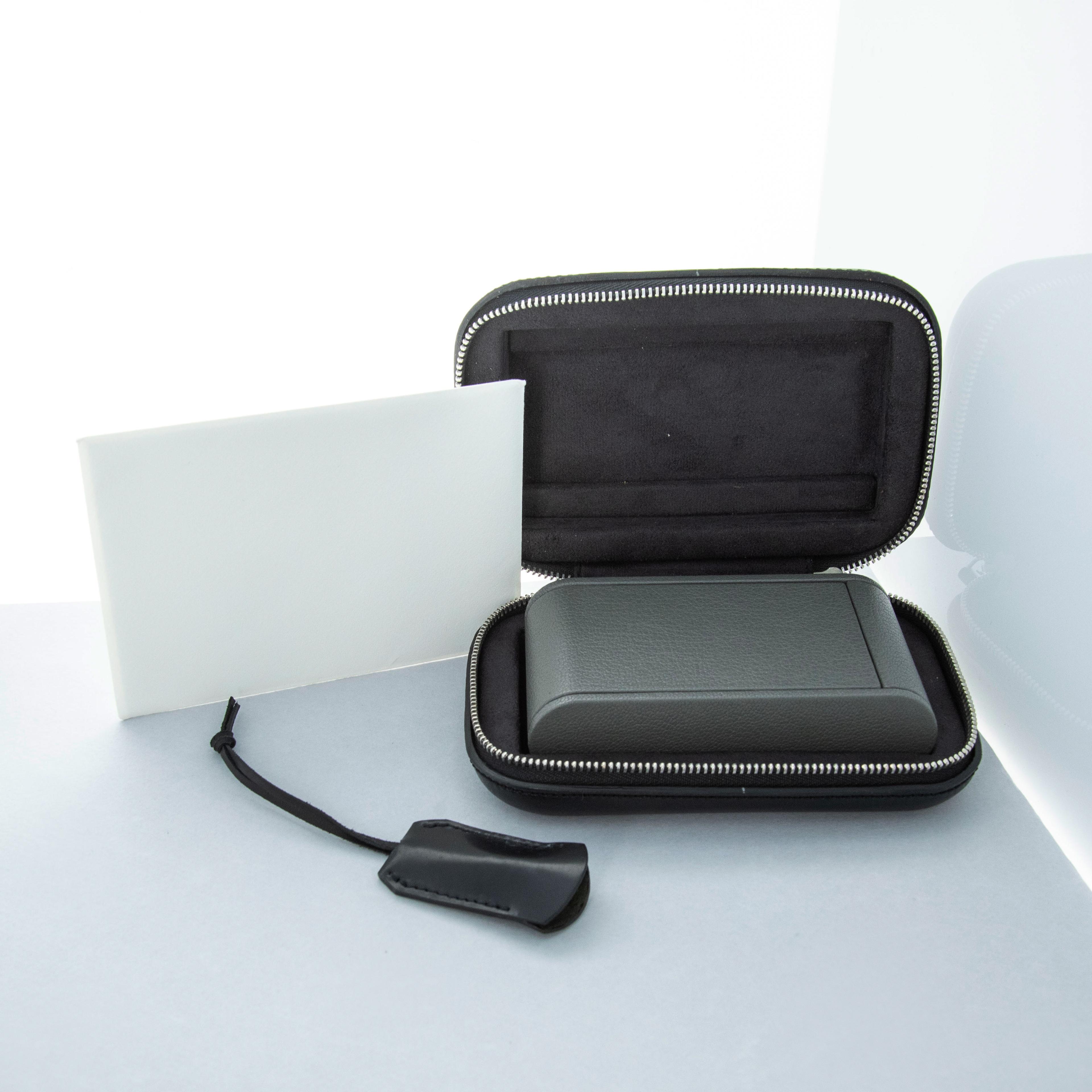 HODINKEE EIGHT-DAY TRAVEL CLOCK