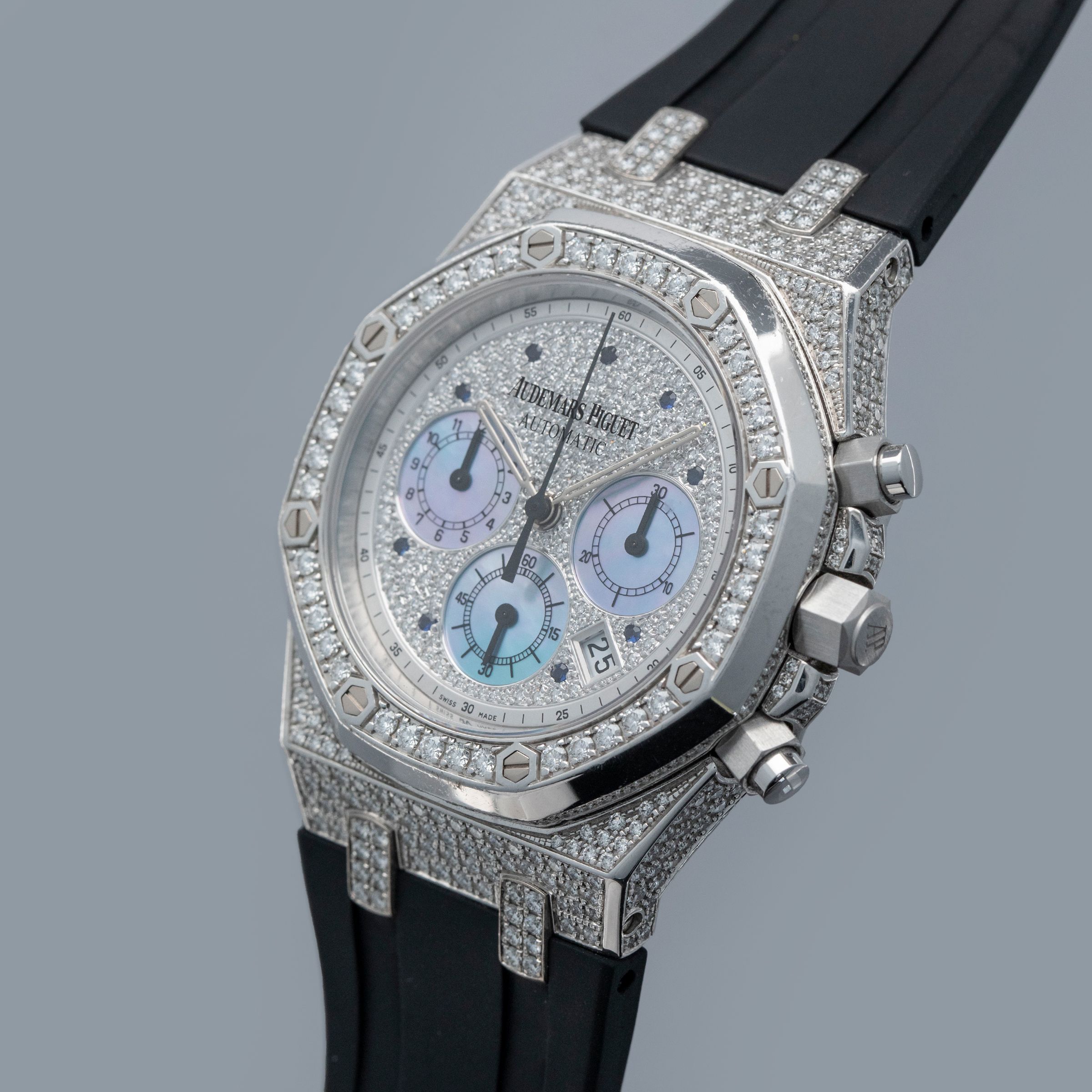 Audemars Piguet Royal Oak Chronograph 26068BC.ZZ.D002CR.01 Pave