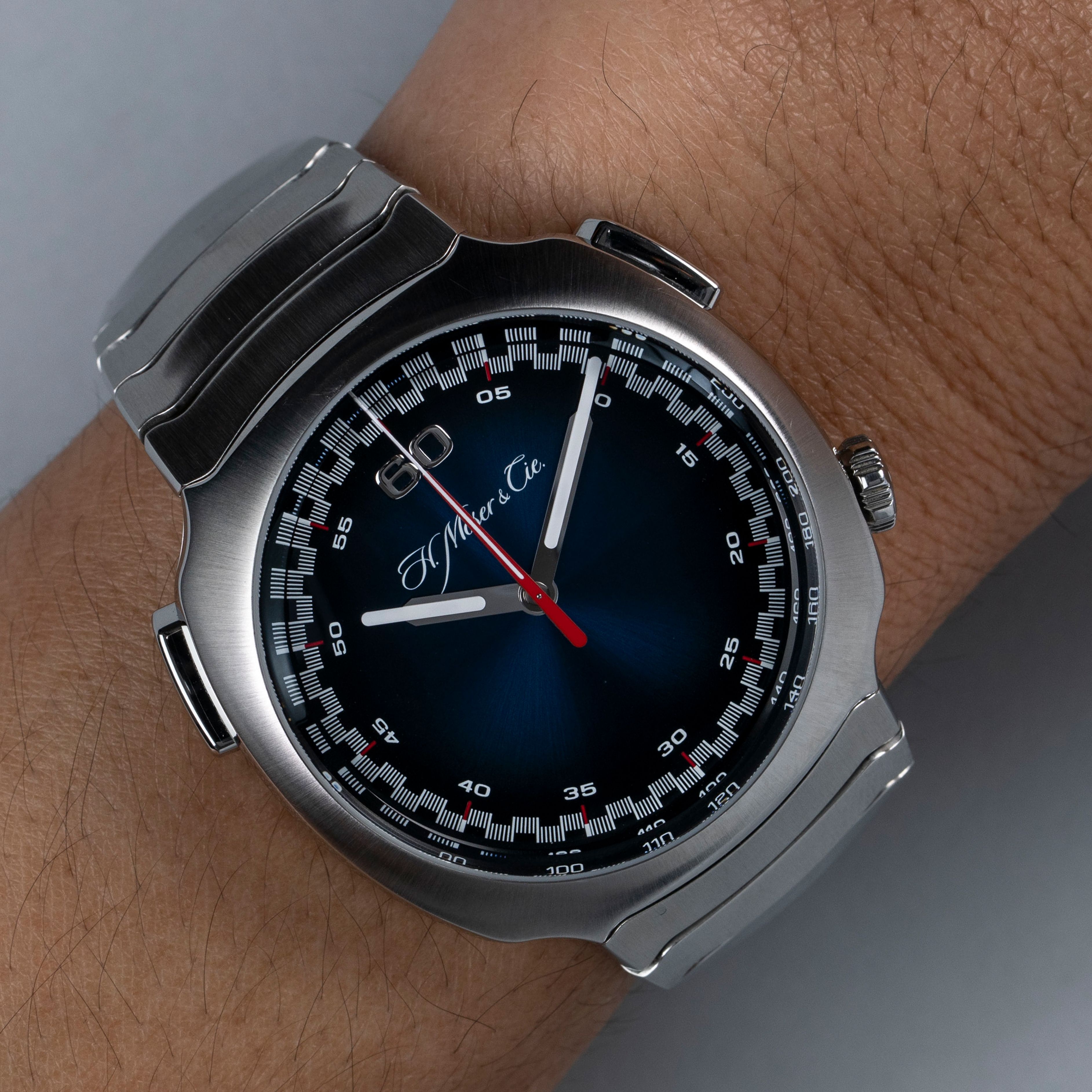 H. Moser & Cie. Streamliner Flyback Chronograph 6902-1201 
