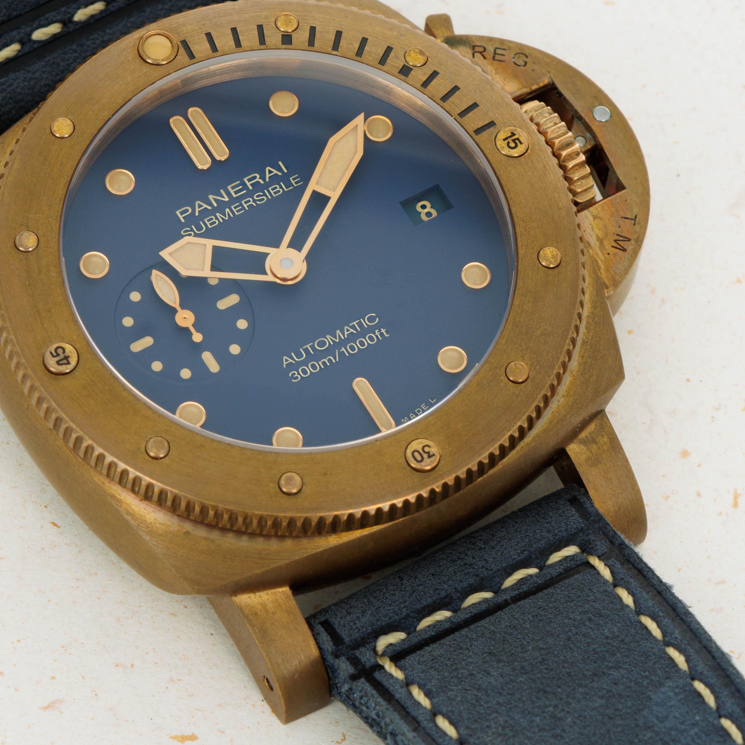 Panerai Submersible PAM1074 Bronzo Auctions Loupe This