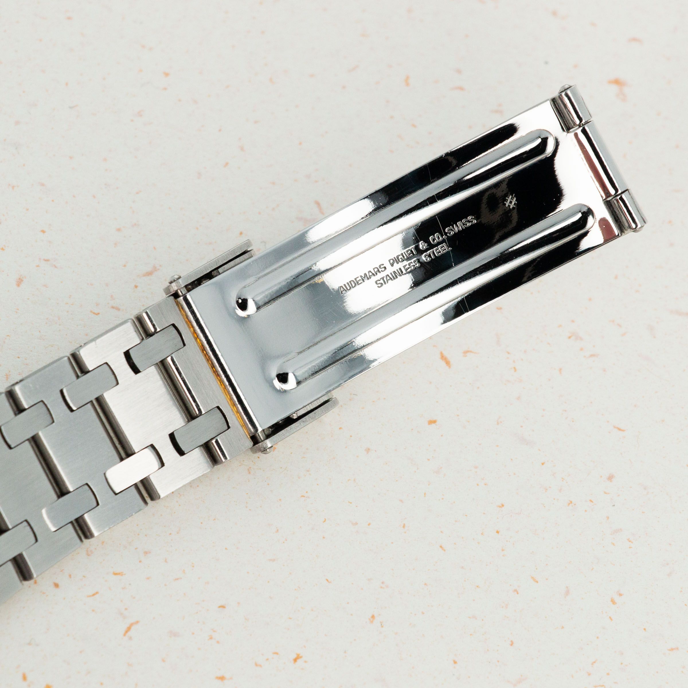 Audemars Piguet Royal Oak 56143 | Auctions | Loupe This