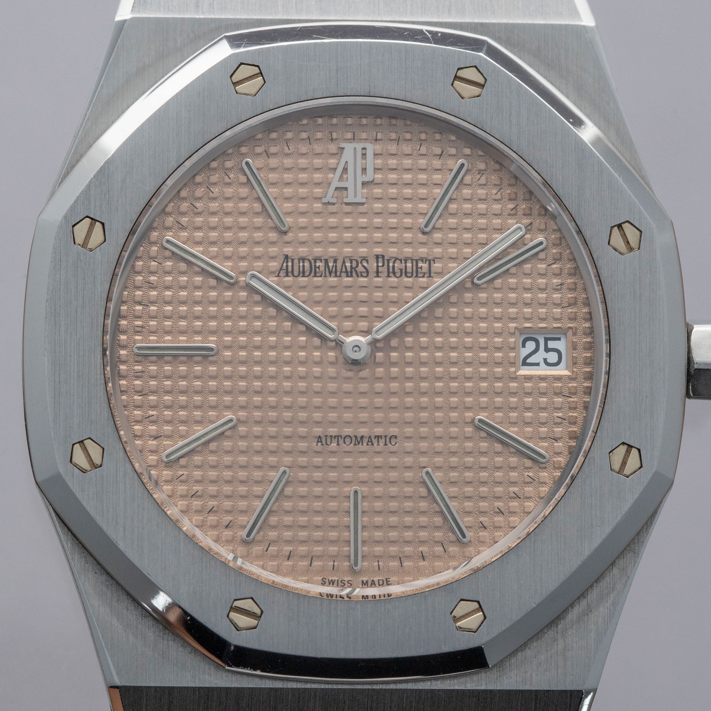 Audemars Piguet ベージュキャップ audemars-piguet-amazing-big-