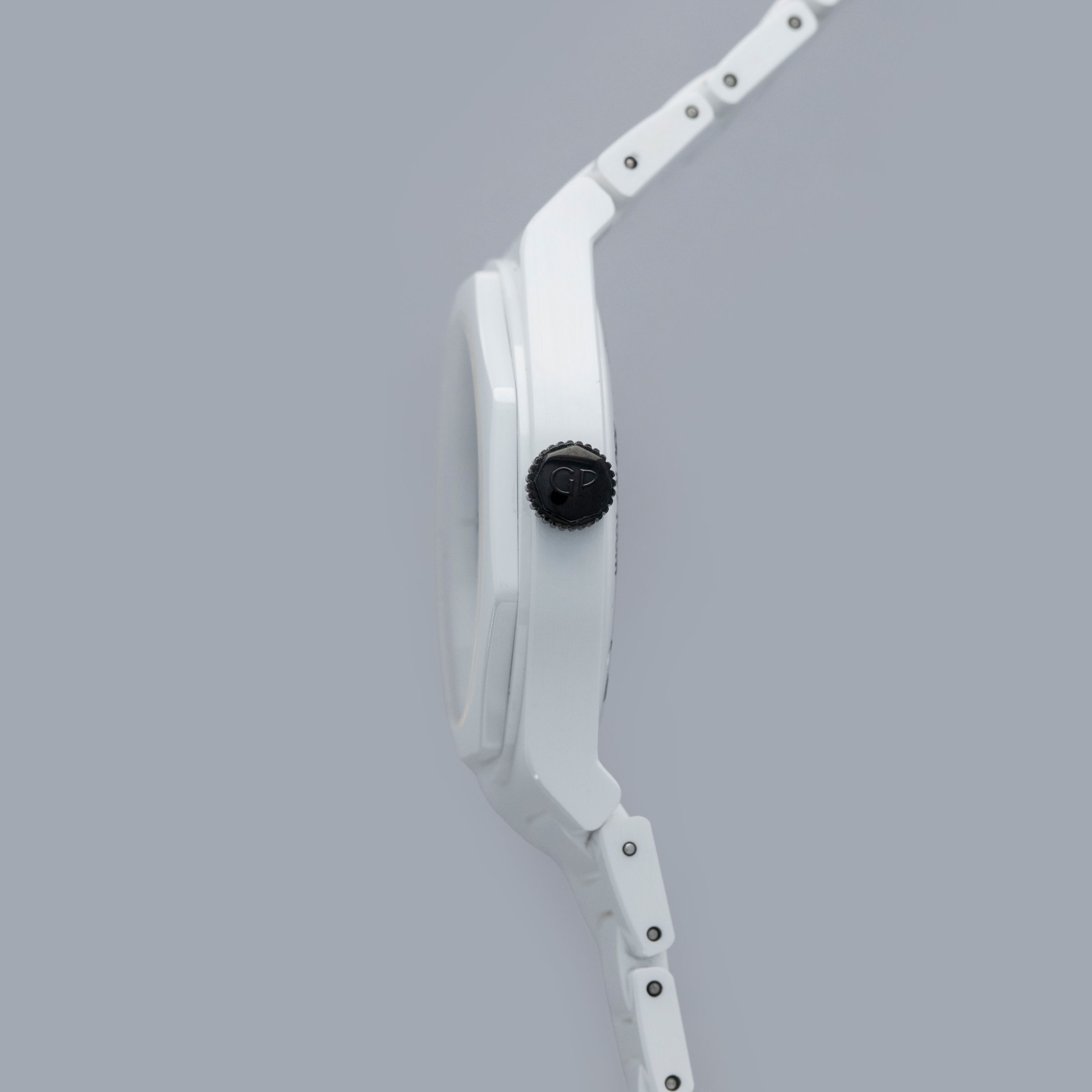 Girard-Perregaux x Bamford Laureato Ghost 81005 White Ceramic