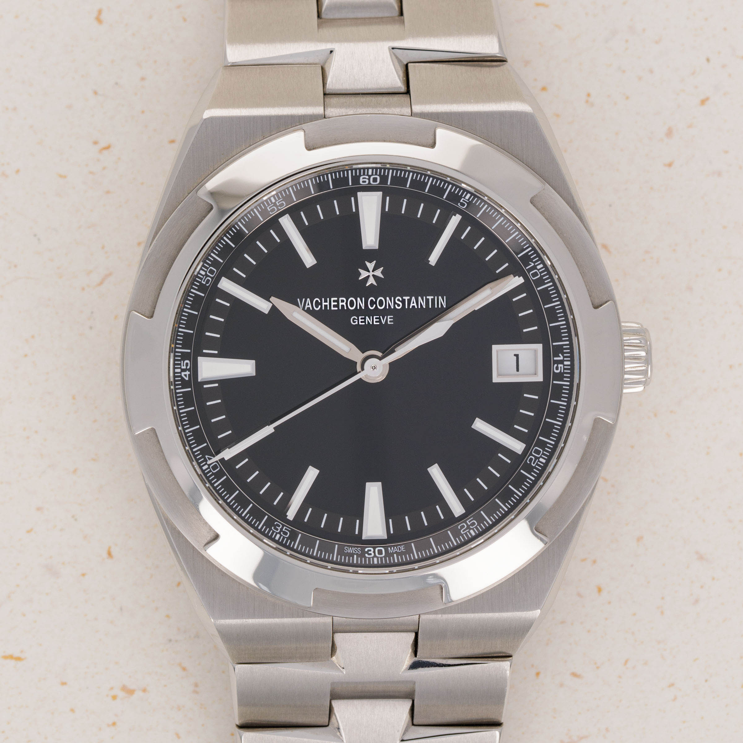 Vacheron Constantin Overseas 4500V 110A B483 Black Dial Auctions