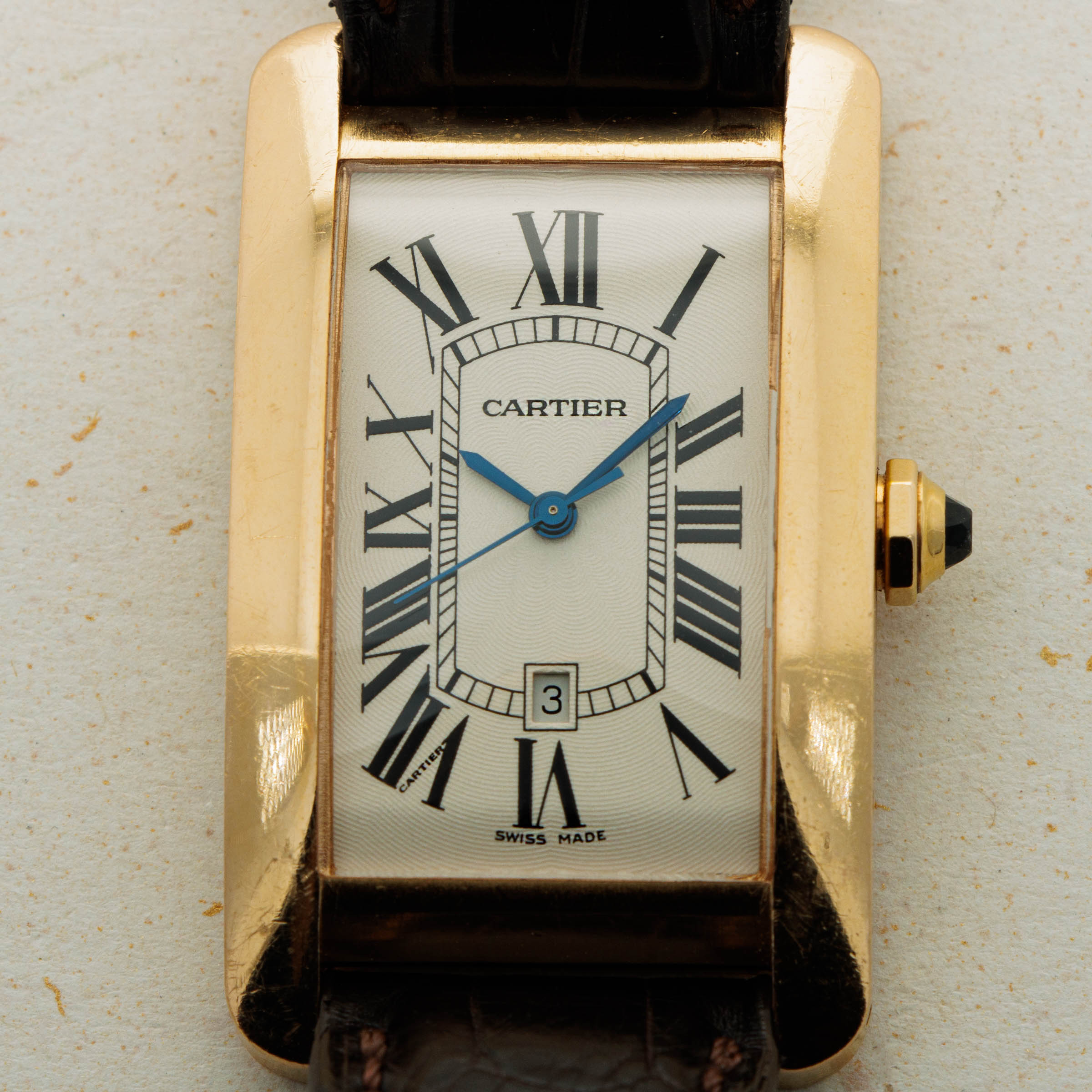 Cartier Tank Americaine XL 2505 18k YG Auctions Loupe This