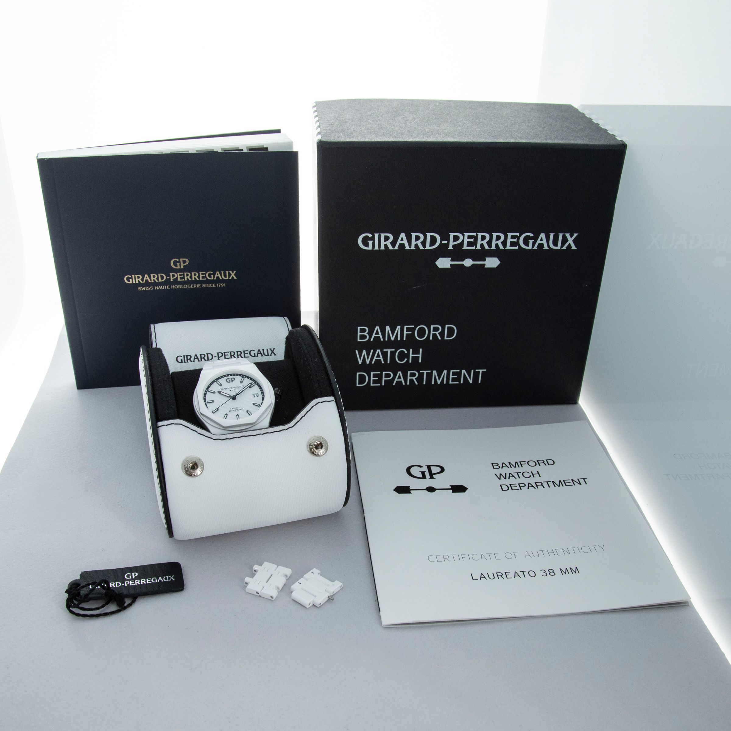 Girard-Perregaux x Bamford Laureato Ghost 81005 White Ceramic
