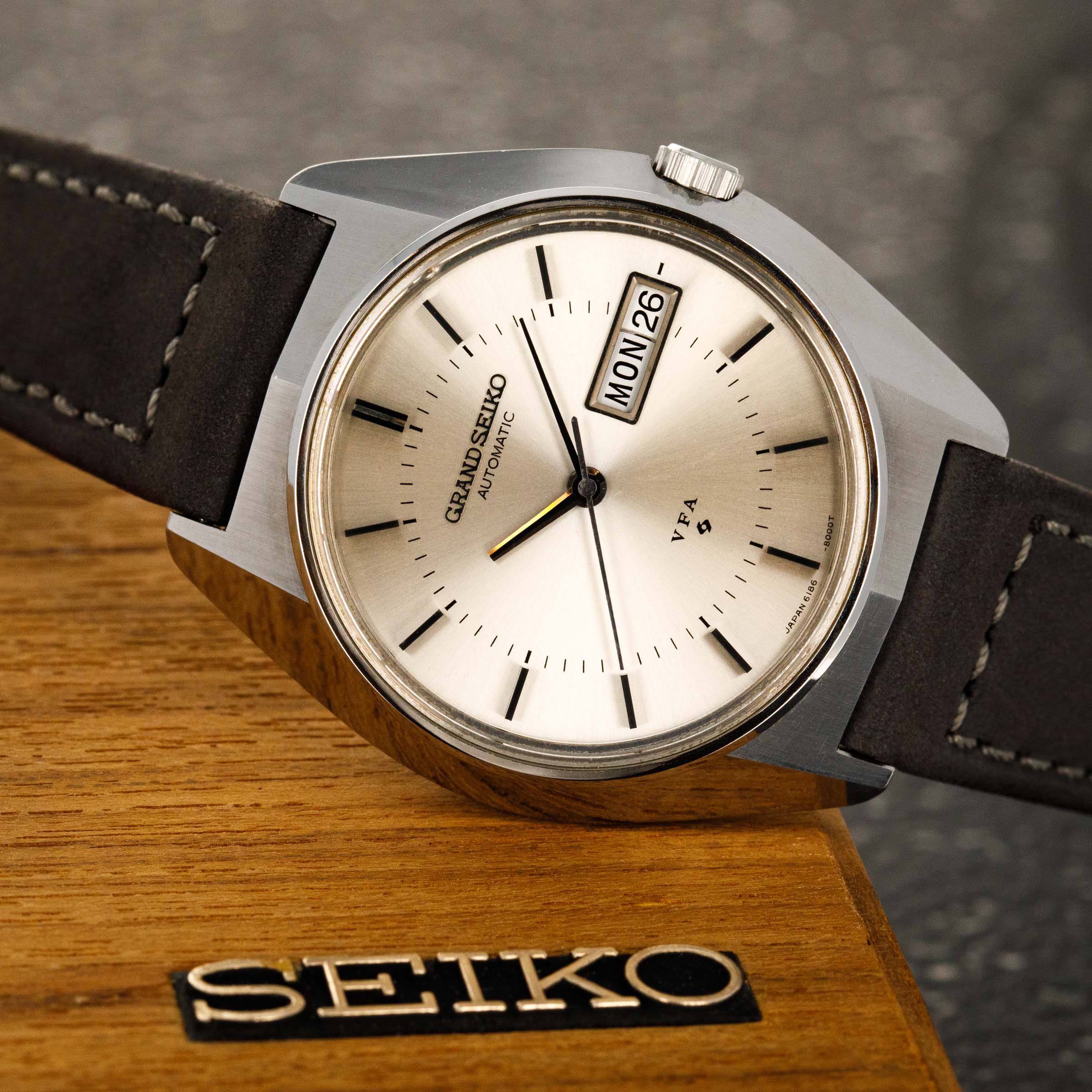 ユキヤナギ Loupe This to present rare Grand Seiko VFA 6186-8000-G for auction