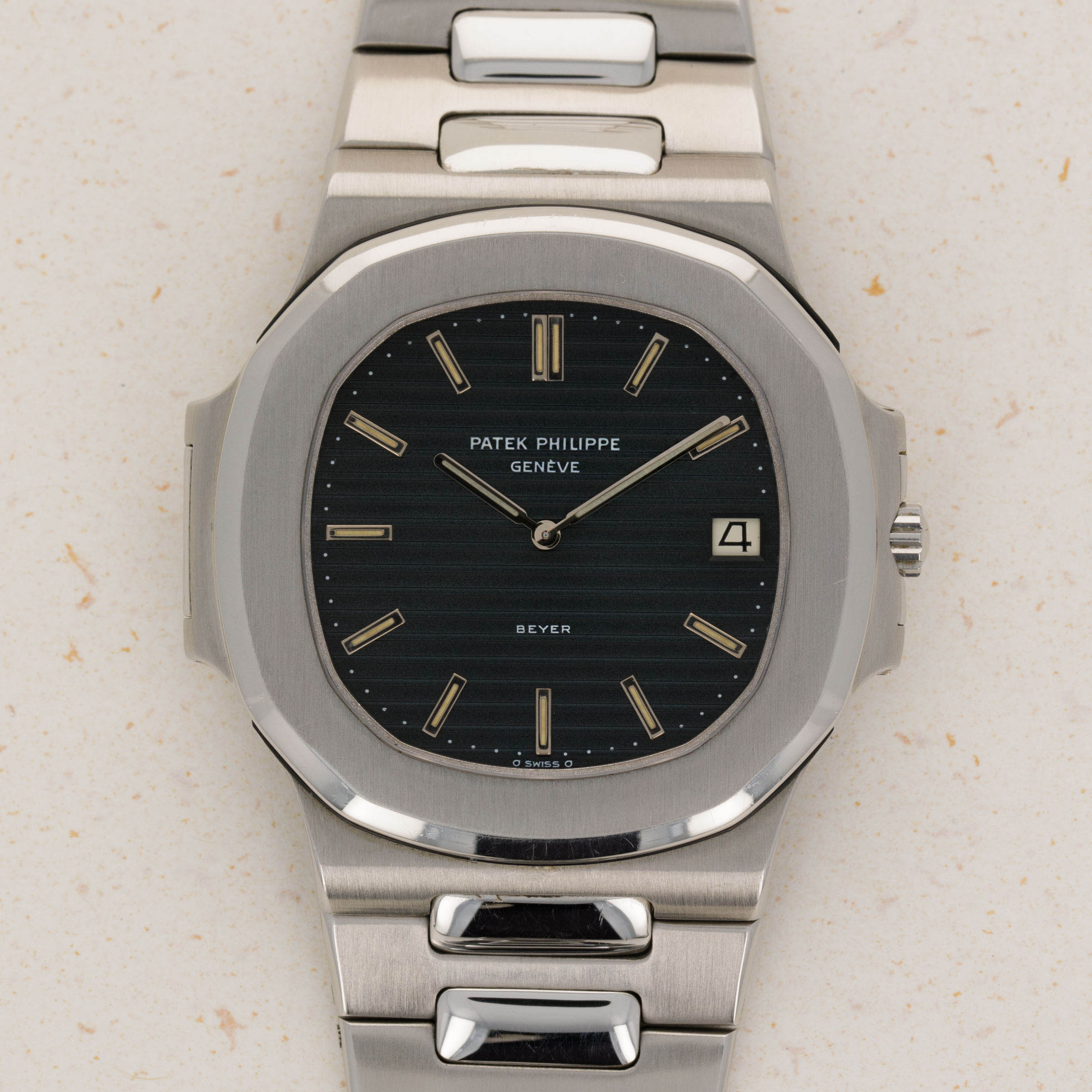 Patek philippe deals nautilus 3700