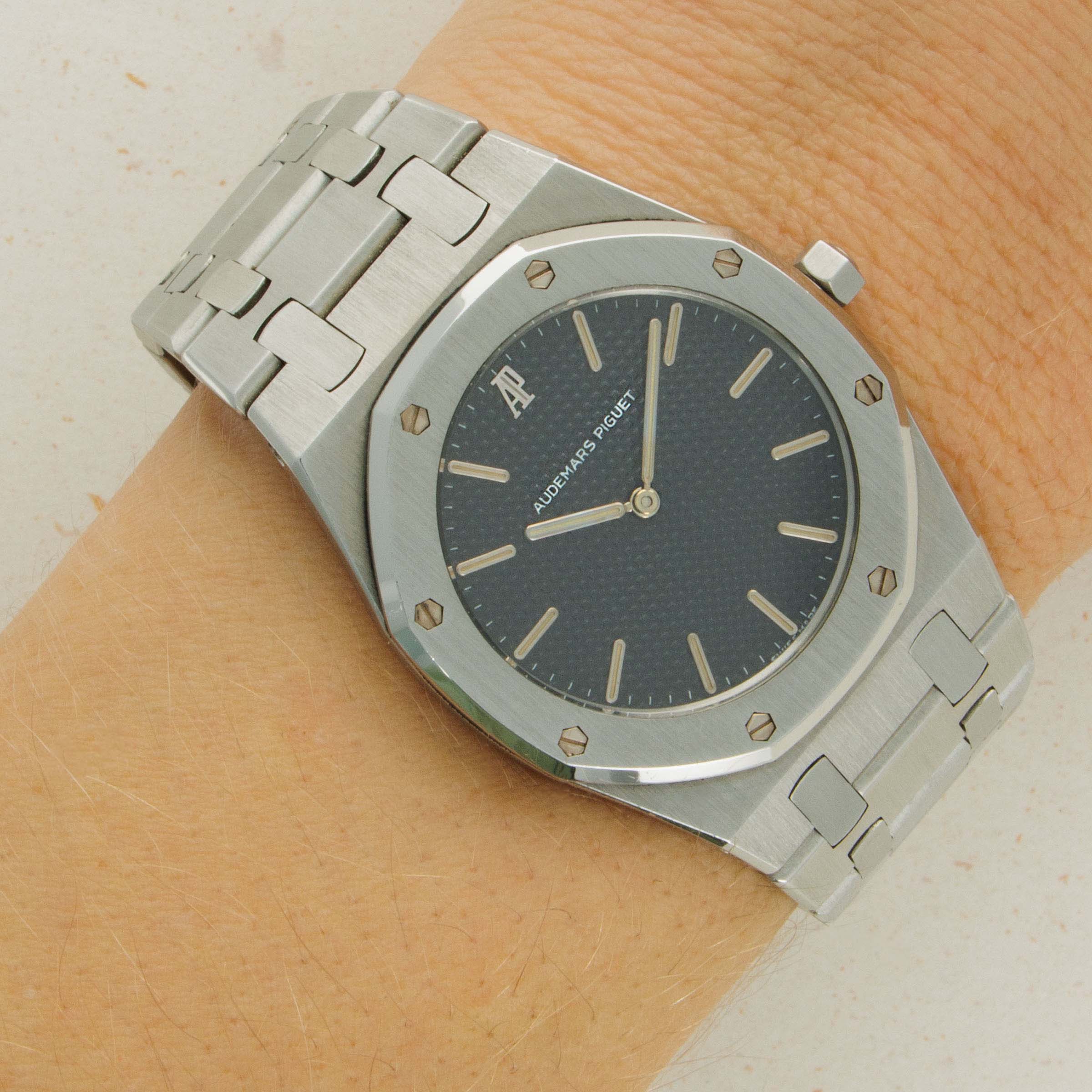 Audemars Piguet Royal Oak Steel 56303ST Auctions Loupe This